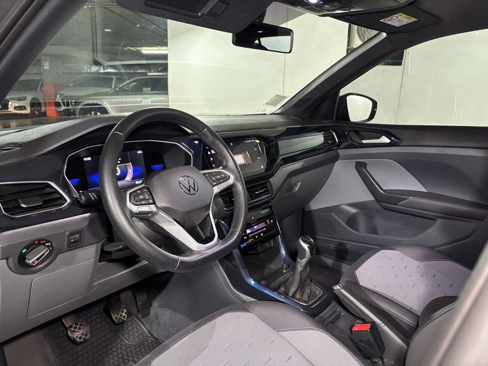 VOLKSWAGEN T-CROSS 1.0 TSI MT Comfortline 2023 - Imagen 10 de 17
