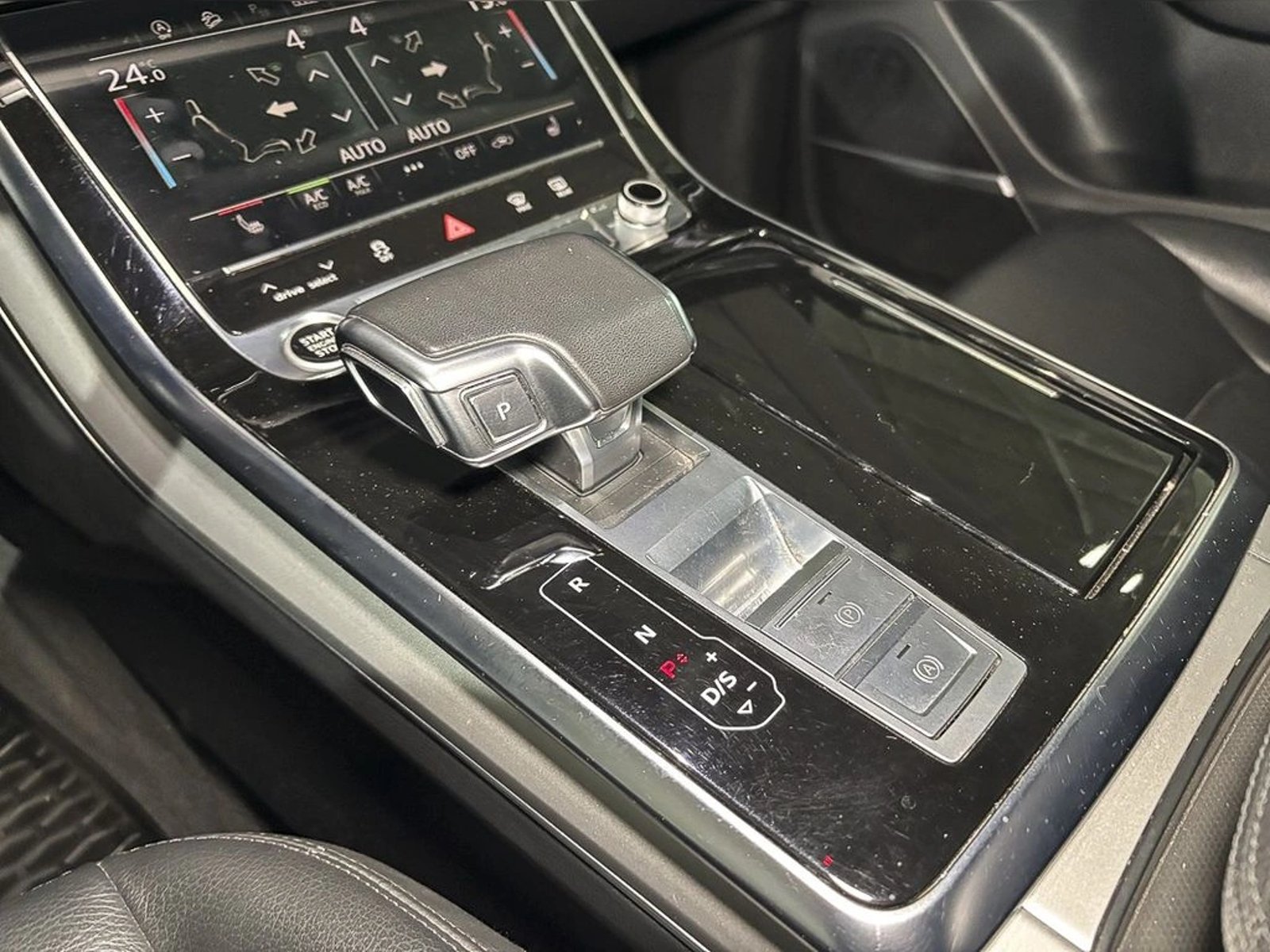 AUDI Q8 Q8 55 TFSI Sport 2023 - Imagen 11 de 15