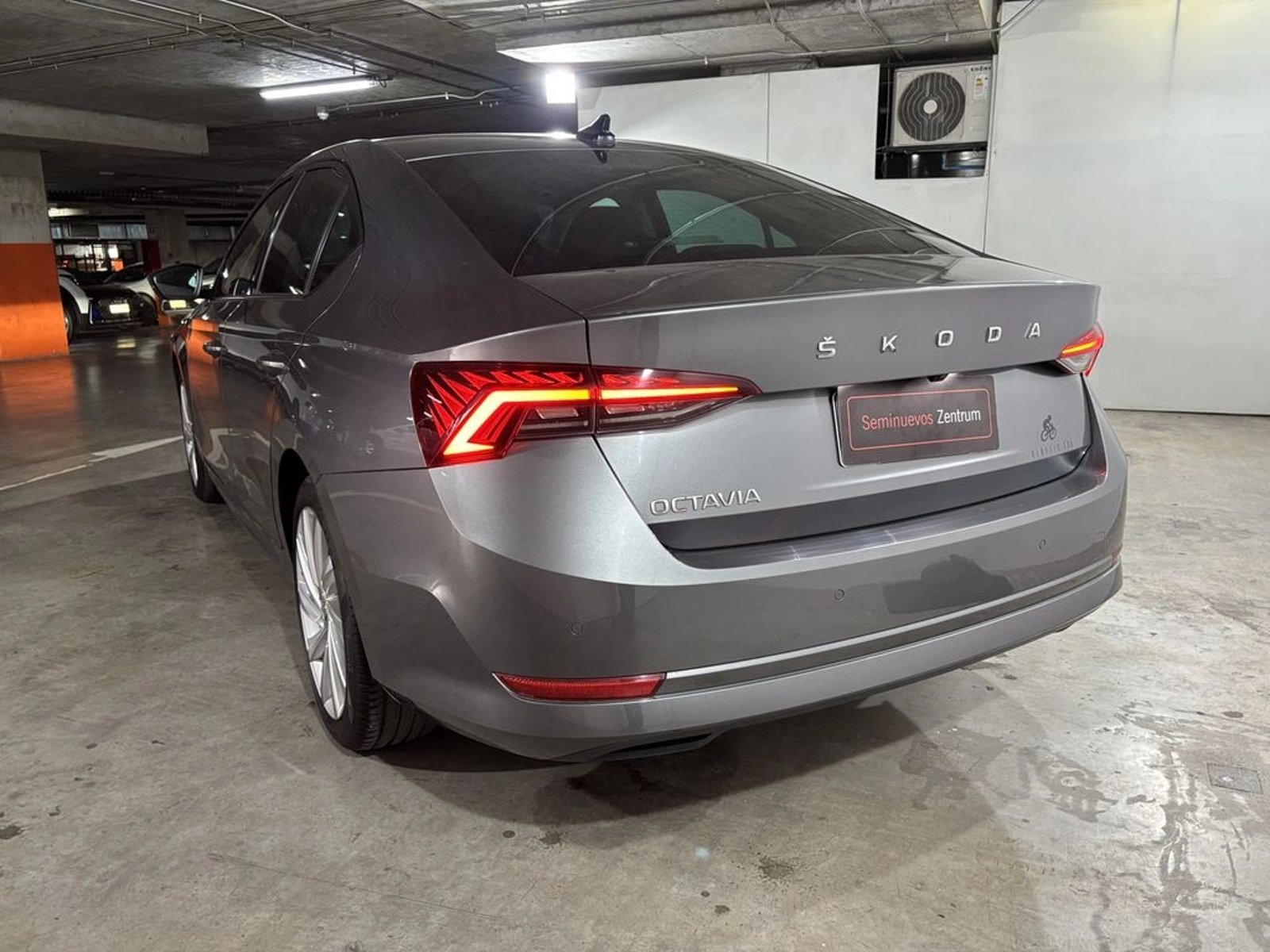 Skoda OCTAVIA 1.4 TSI DESIGN AT 2024 - Imagen 7 de 18