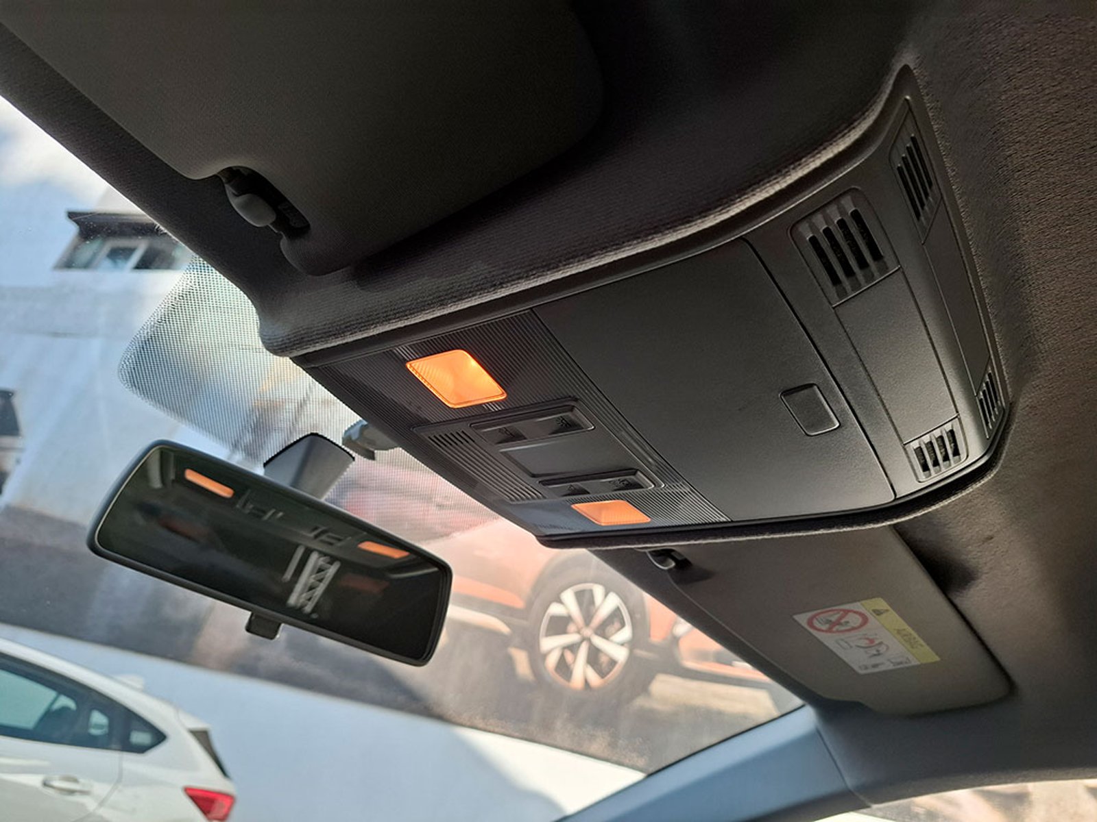 VOLKSWAGEN NIVUS 1.0 TSI COMFORTLINE 2023 - Imagen 18 de 20