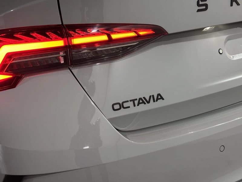 Skoda OCTAVIA 2.0 TFSI - VRS 2027 - Imagen 8 de 20
