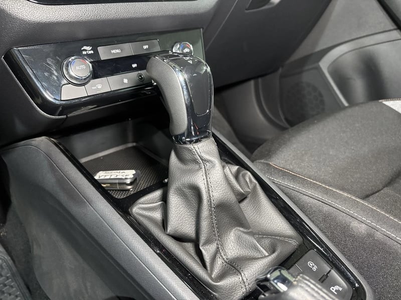 Skoda SCALA 1.5 TSI AT - Design 2025 - Imagen 12 de 16