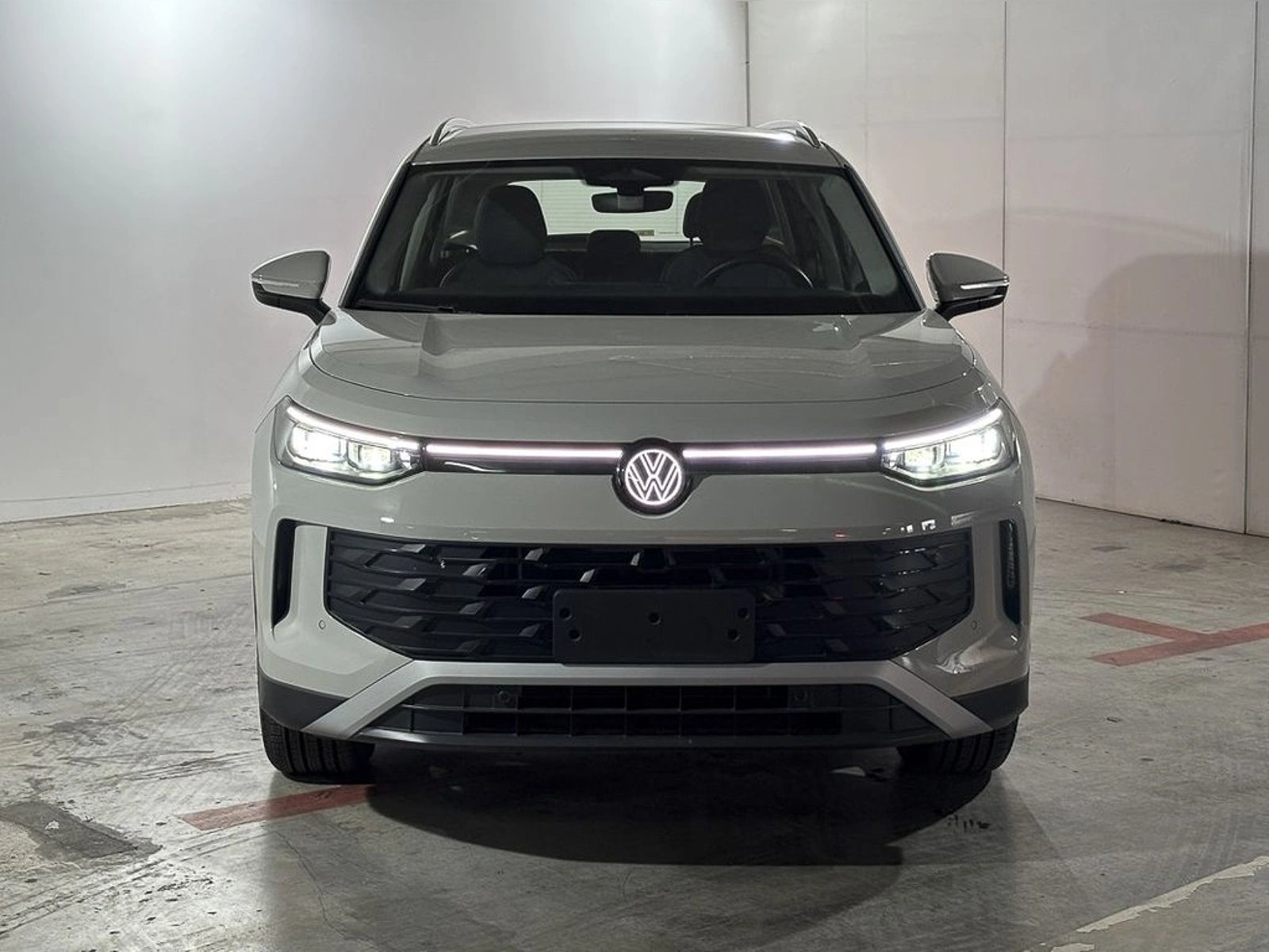 Volkswagen TIGUAN AUT 2026 - Foto 2 de 19