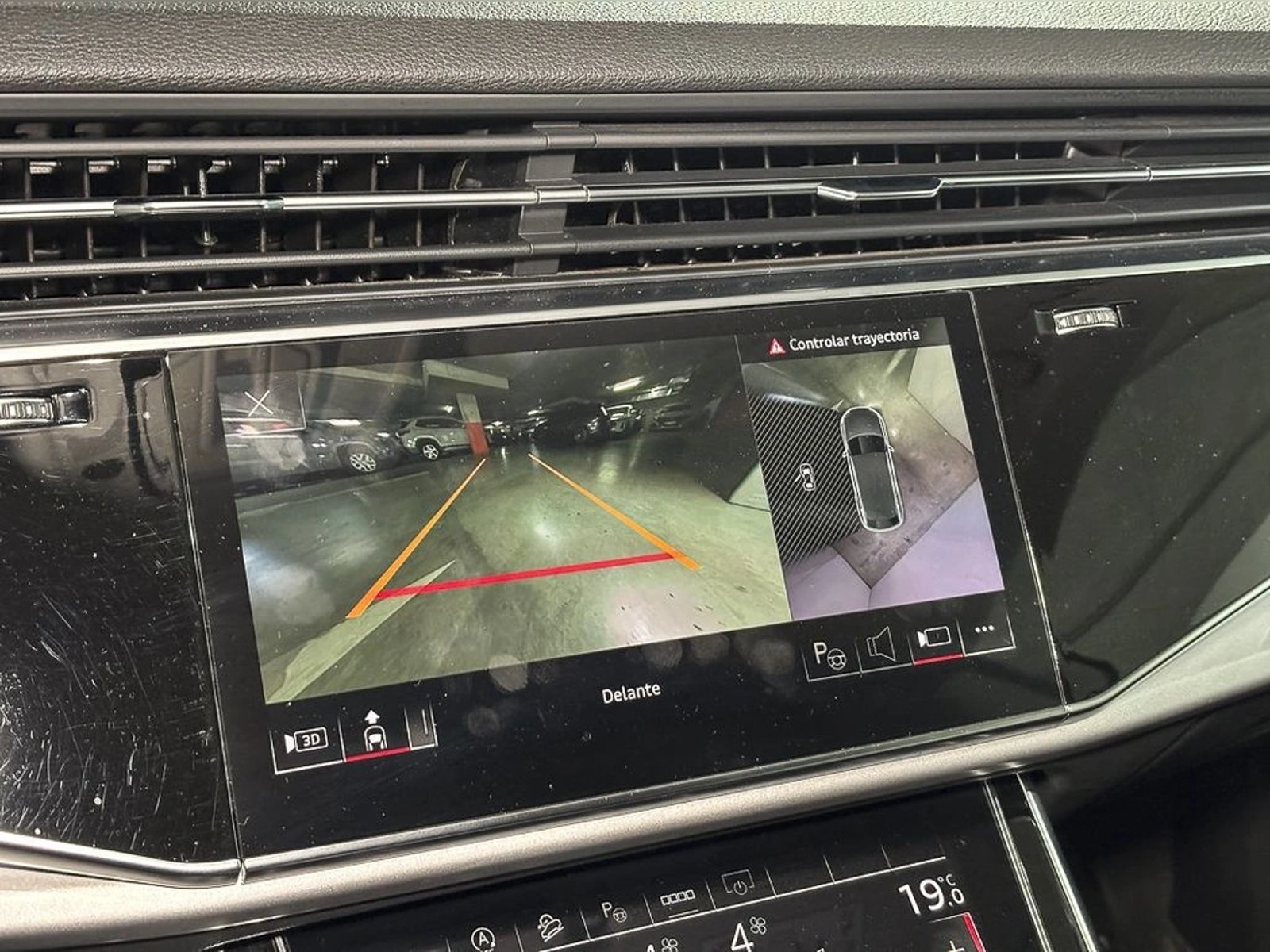 AUDI Q8 Q8 55 TFSI Sport 2023 - Imagen 13 de 15