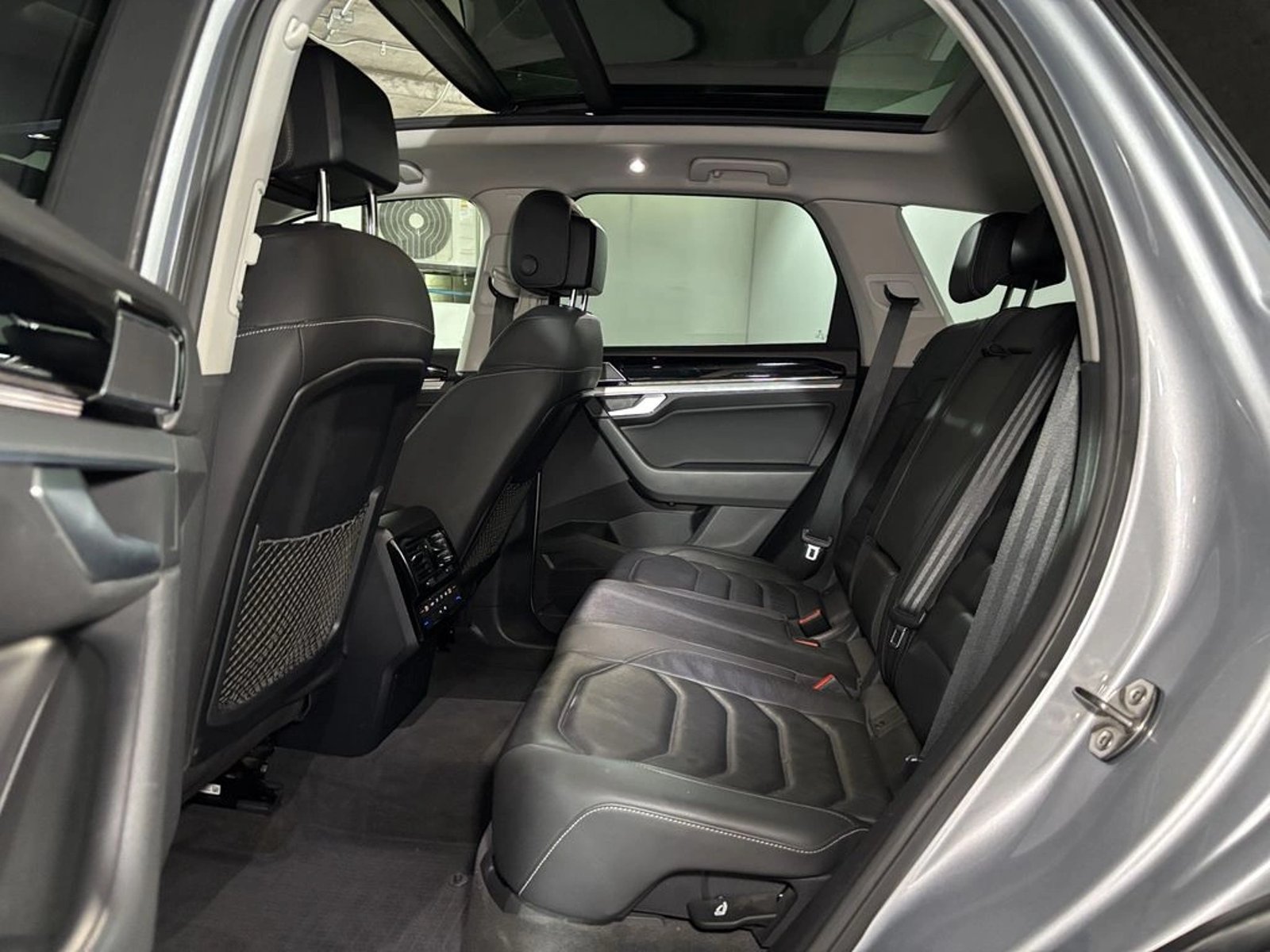 Volkswagen TOUAREG 3.0 V6 TDI LIMITED 4WD AT 5P 2020 - Imagen 15 de 20