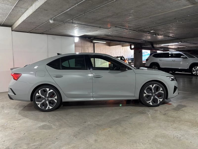 Skoda OCTAVIA 2.0 TFSI - VRS 2027 - Imagen 5 de 20