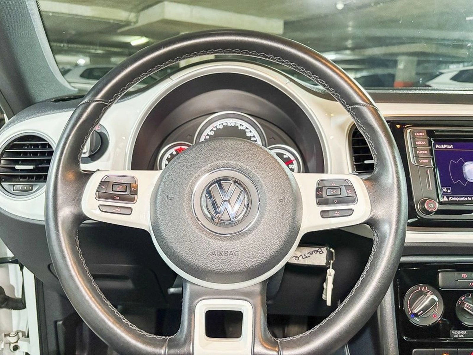 VOLKSWAGEN BEETLE COUPE HB 1.4 AUT 2020 - Imagen 14 de 18