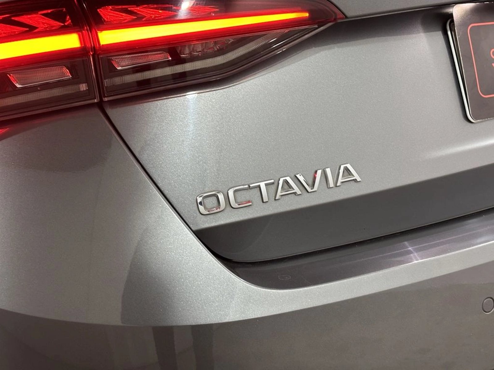 Skoda OCTAVIA 1.4 TSI DESIGN AT 2024 - Imagen 8 de 18