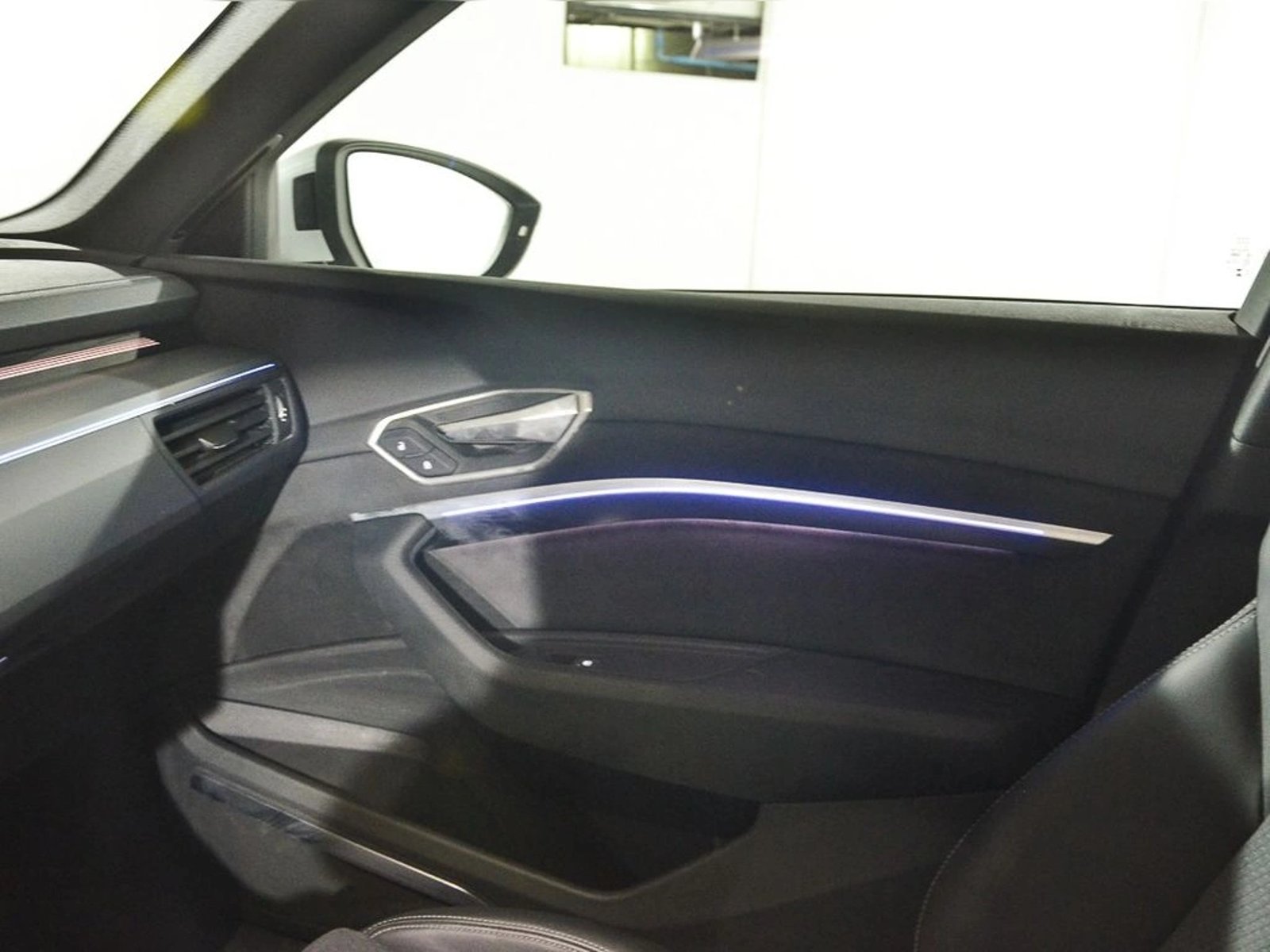 AUDI Q8 e-tron 3.0 55 TFSI SPORT PI QUATTRO 4X4 AT 5P 2025 - Imagen 18 de 19