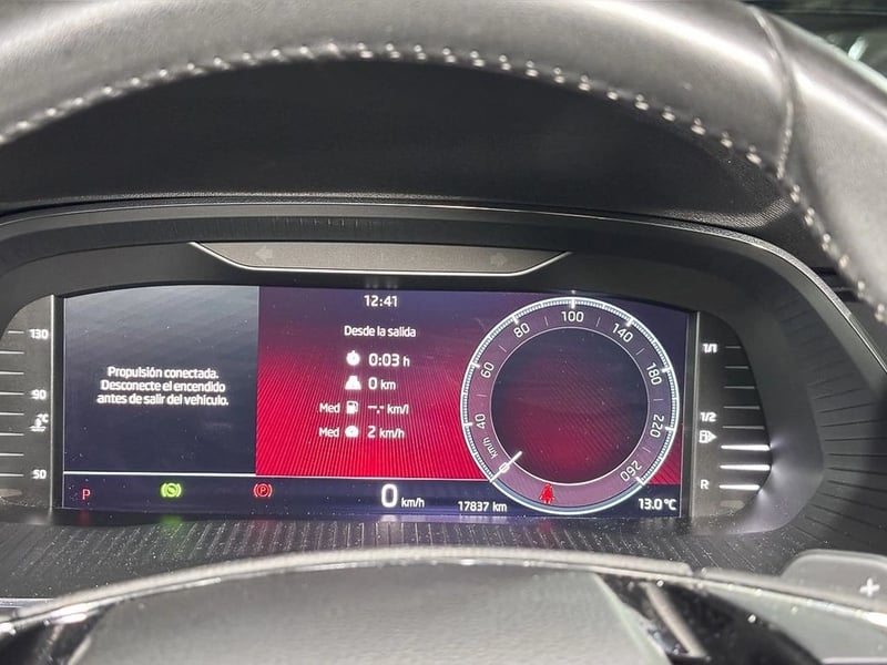 Skoda OCTAVIA 1.4 TSI AMBITION 2025 - Imagen 13 de 14