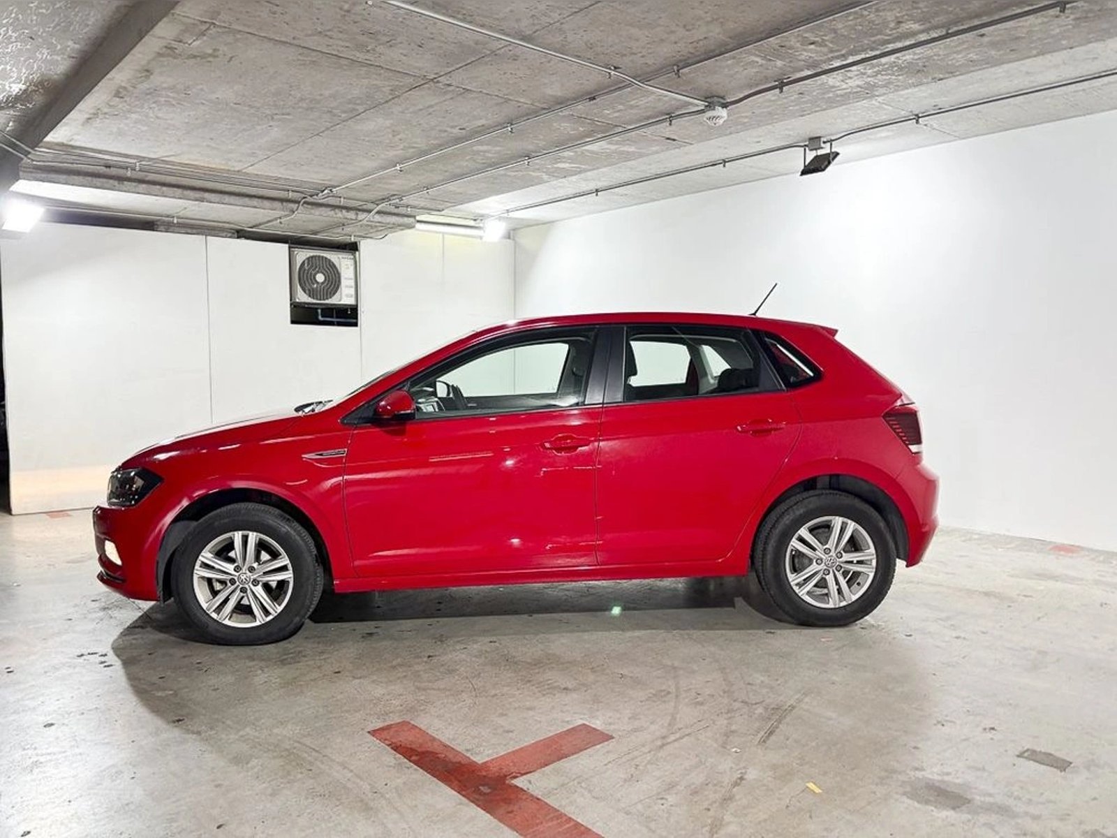 VOLKSWAGEN POLO 1.6 COMFORTLINE MT 2023 - Imagen 8 de 16