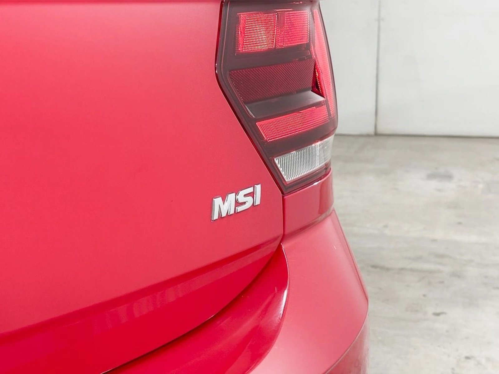 VOLKSWAGEN POLO 1.6 COMFORTLINE MT 2023 - Imagen 7 de 16