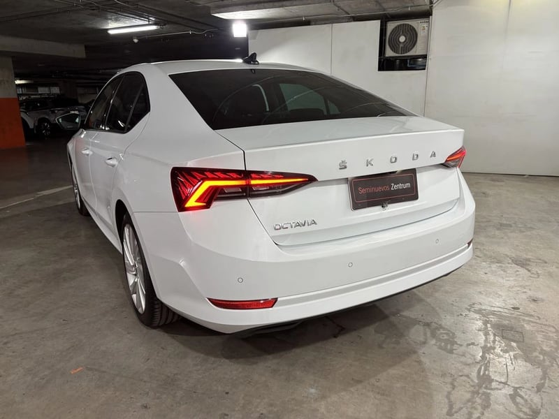 Skoda OCTAVIA 1.4 TSI AT - Design 2025 - Imagen 6 de 15