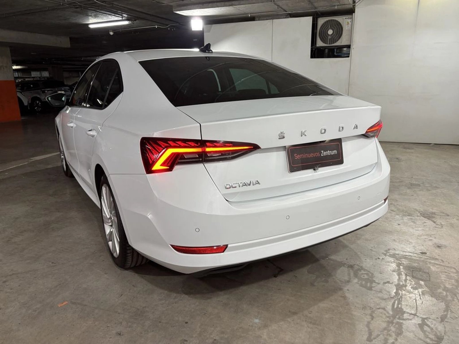 SKODA OCTAVIA 1.4 TSI AT - Design 2025 - Imagen 6 de 15