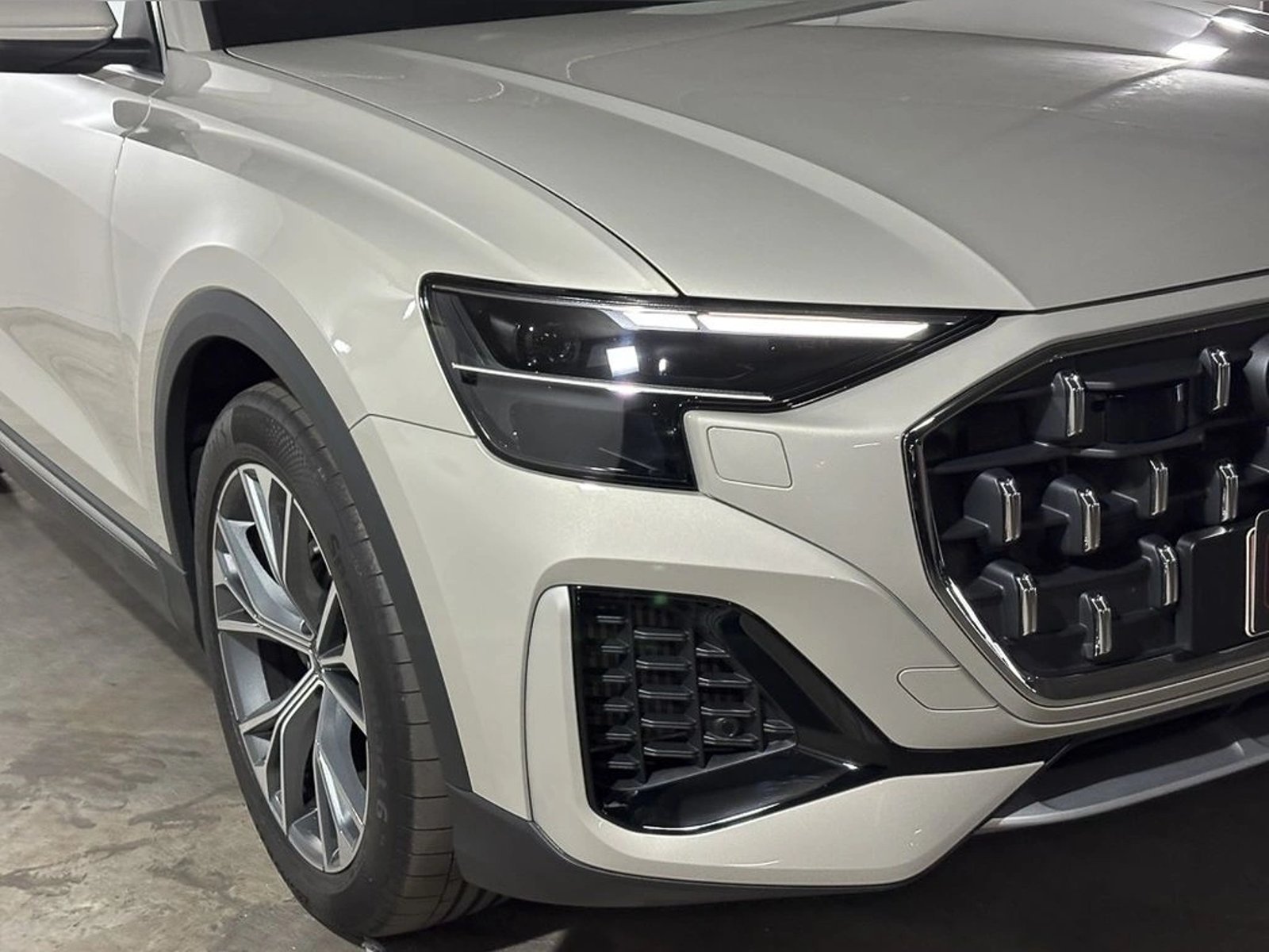 AUDI Q8 AUT 2025 - Foto 4 de 16