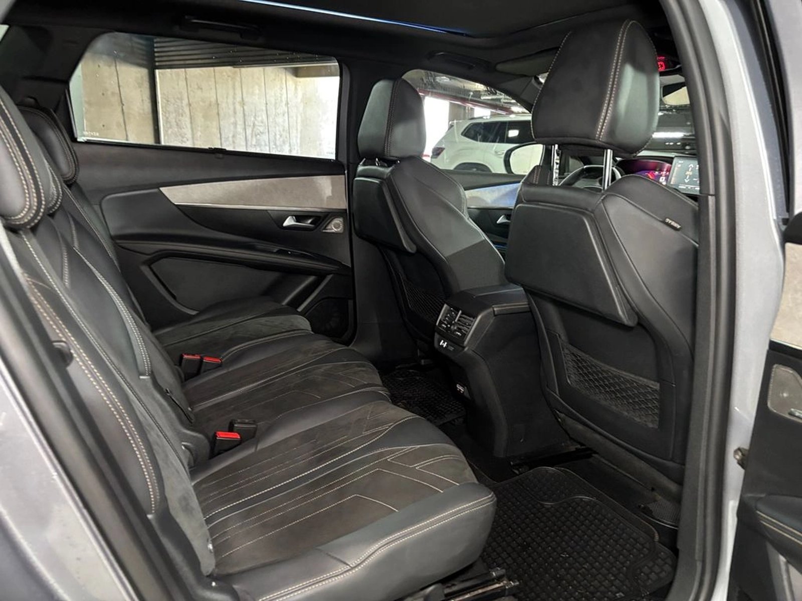 Peugeot 5008 PURETECH 180 EAT8 1.6 AUT 2023 - Imagen 7 de 20