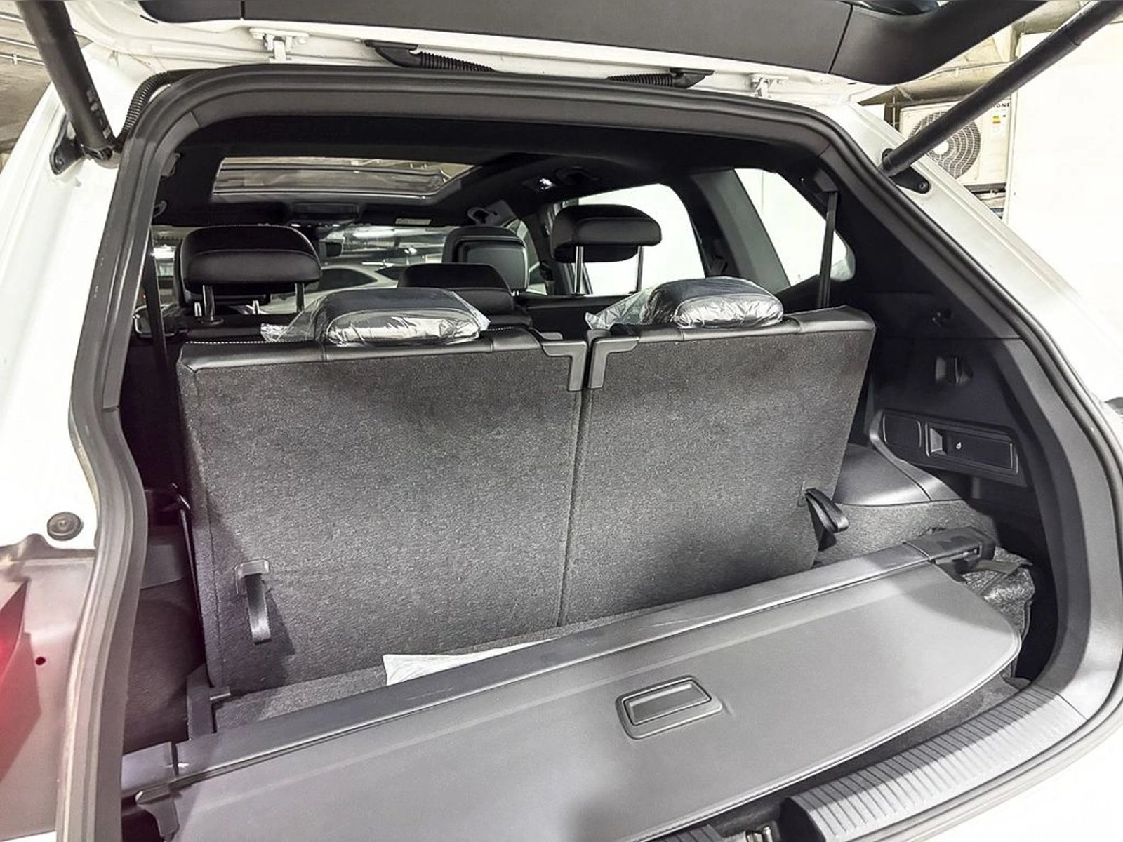 Volkswagen TIGUAN 2.0 TSI R-LINE 4MOTION 4X4 AT 5P 2025 - Imagen 9 de 16