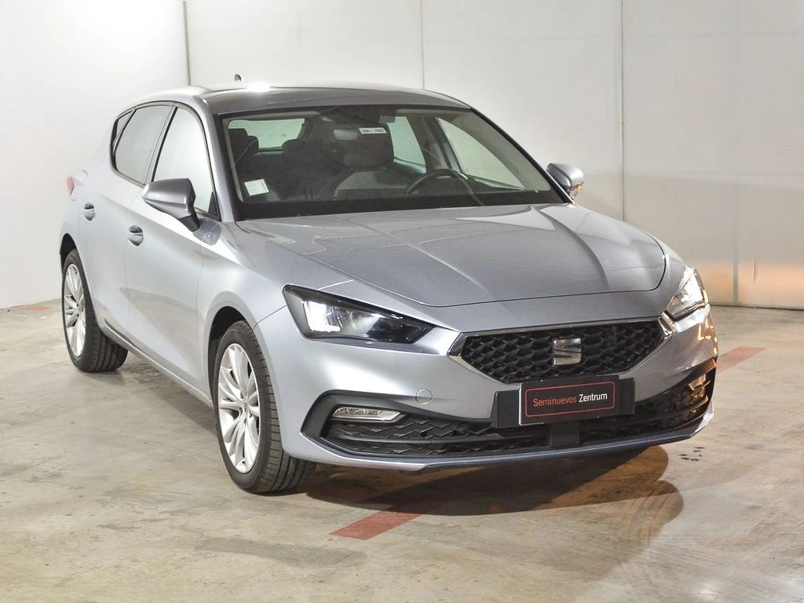 SEAT LEON TSI AT8 1.4 AUT 2023 - Foto 3 de 10