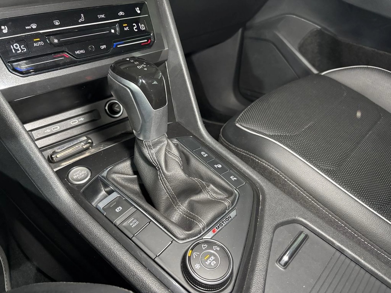 Volkswagen TIGUAN 2.0 R-LINE AT 4X4 2025 - Imagen 18 de 20