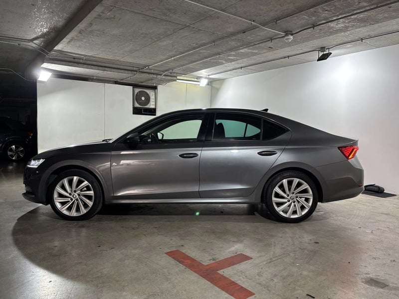 Skoda OCTAVIA 1.4 TSI DESIGN AT 2024 - Imagen 9 de 18