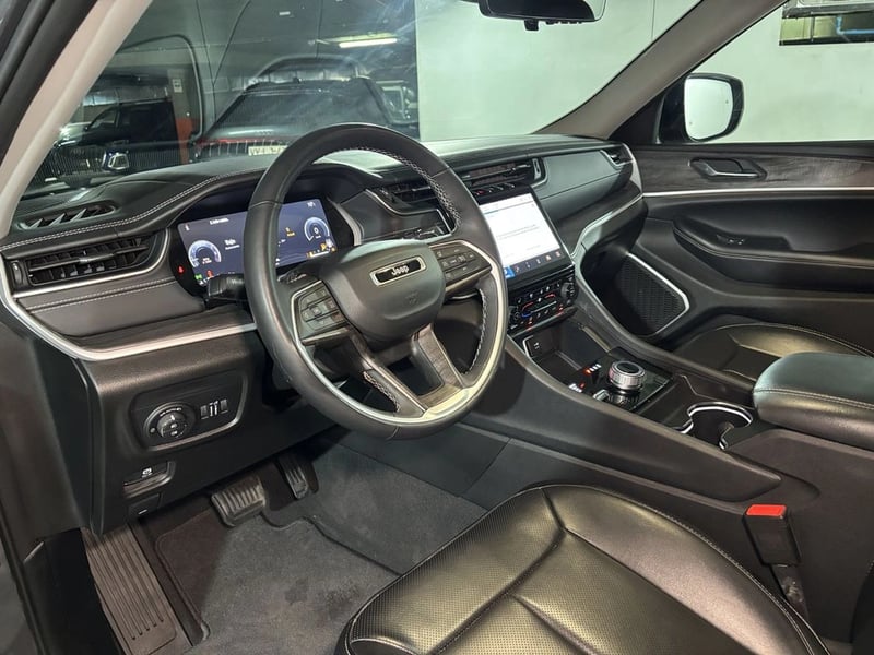 Jeep GRAND CHEROKEE 3.6 LIMITED L 4WD 3ROW AT 5P 2024 - Imagen 16 de 20