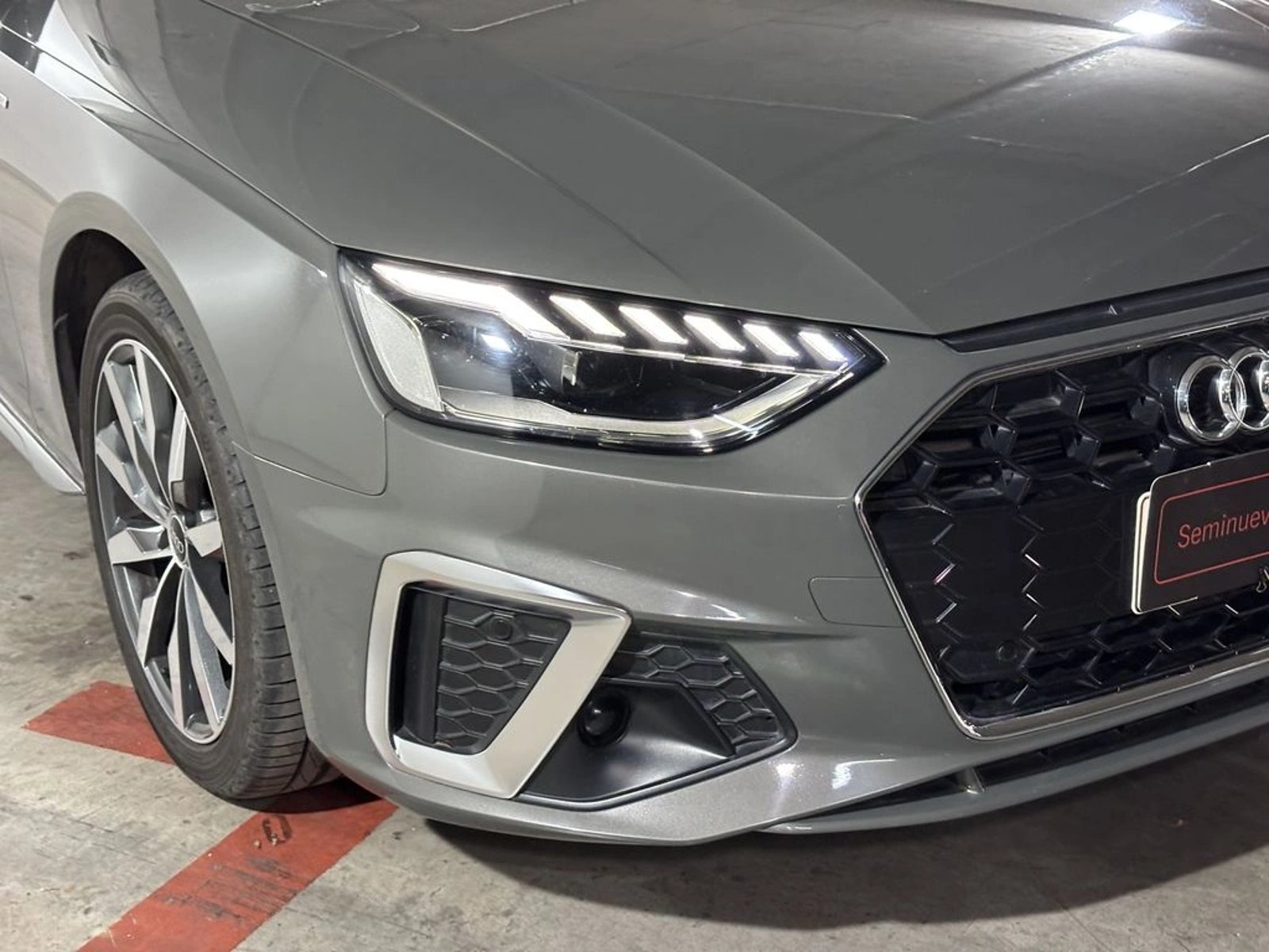 Audi A4 35 TFSI Sport 2023 - Foto 4 de 20
