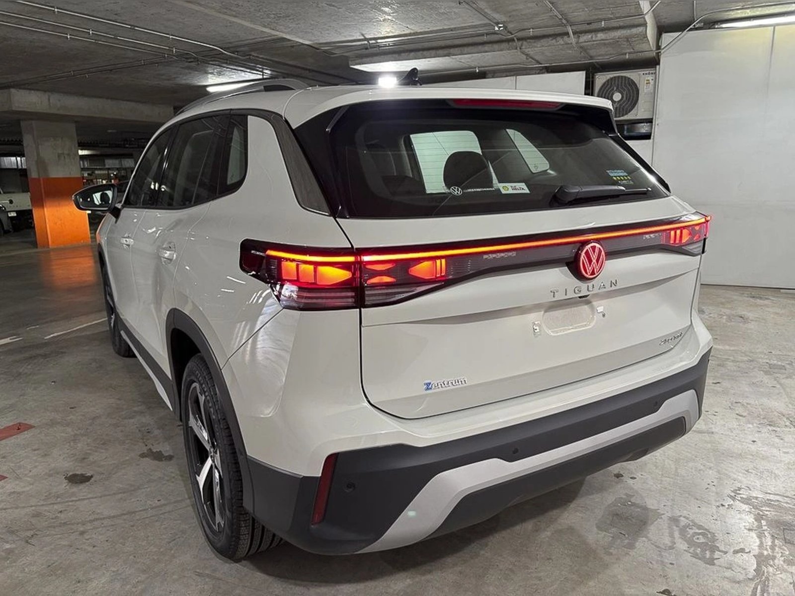 VOLKSWAGEN TIGUAN AUT 2026 - Imagen 8 de 19