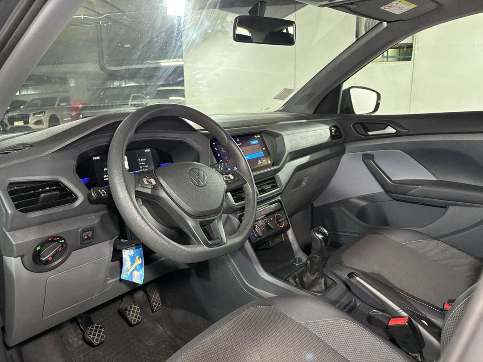 VOLKSWAGEN T-CROSS 1.0 TSI MT Trendline 2024 - Imagen 6 de 14