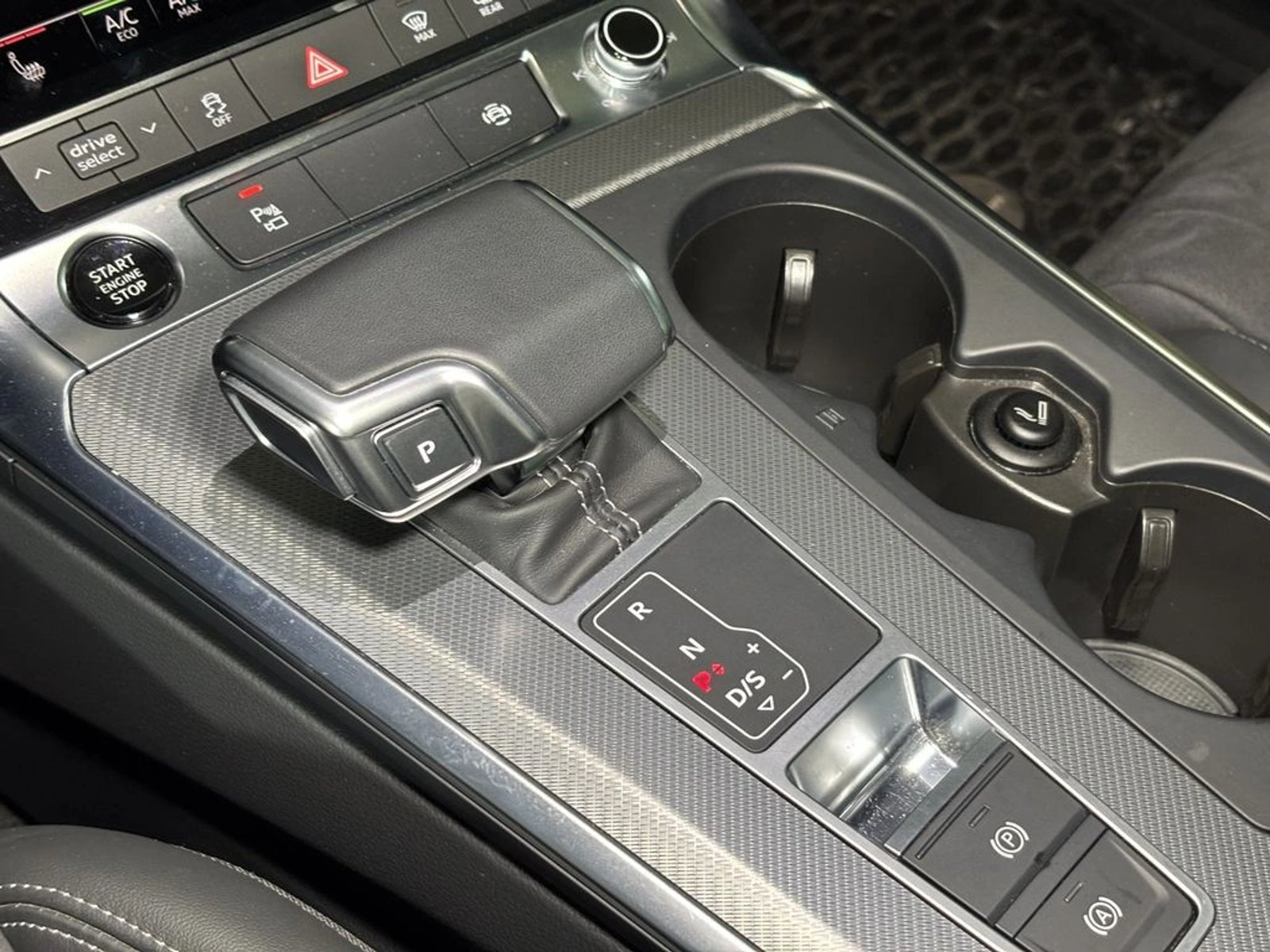 Audi A6 40 TFSI Sport 2024 - Imagen 13 de 18