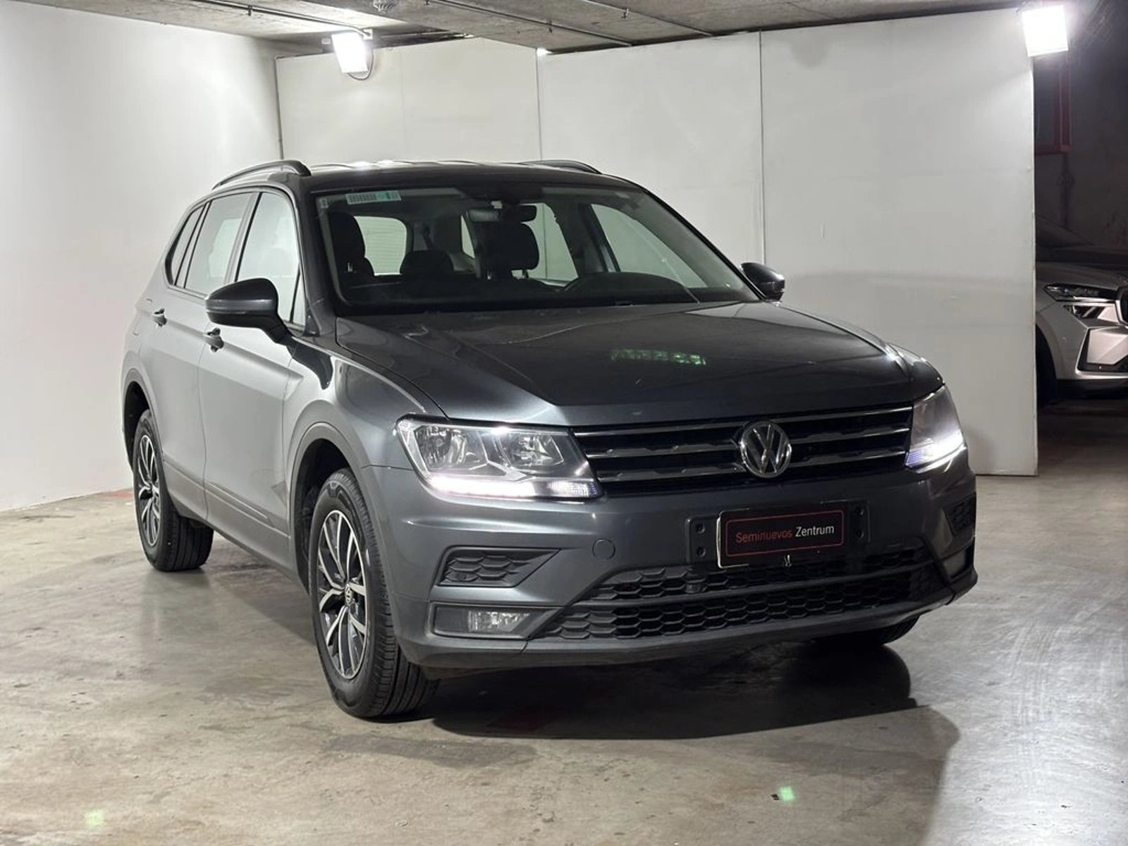 Volkswagen TIGUAN 1.4 TSI TRENDLINE 4X2 150 HP AT 5P 2022 - Foto 3 de 17
