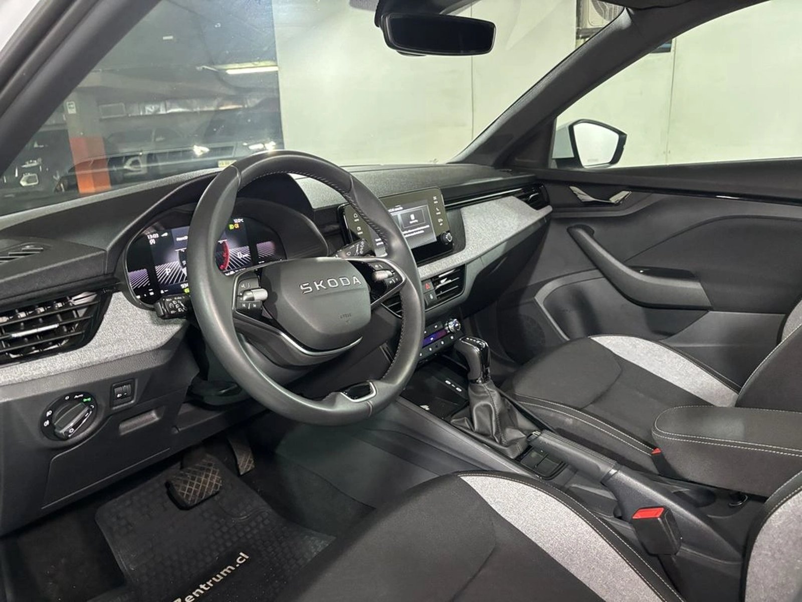 Skoda SCALA 1.5 TSI AT - Design 2025 - Imagen 9 de 16