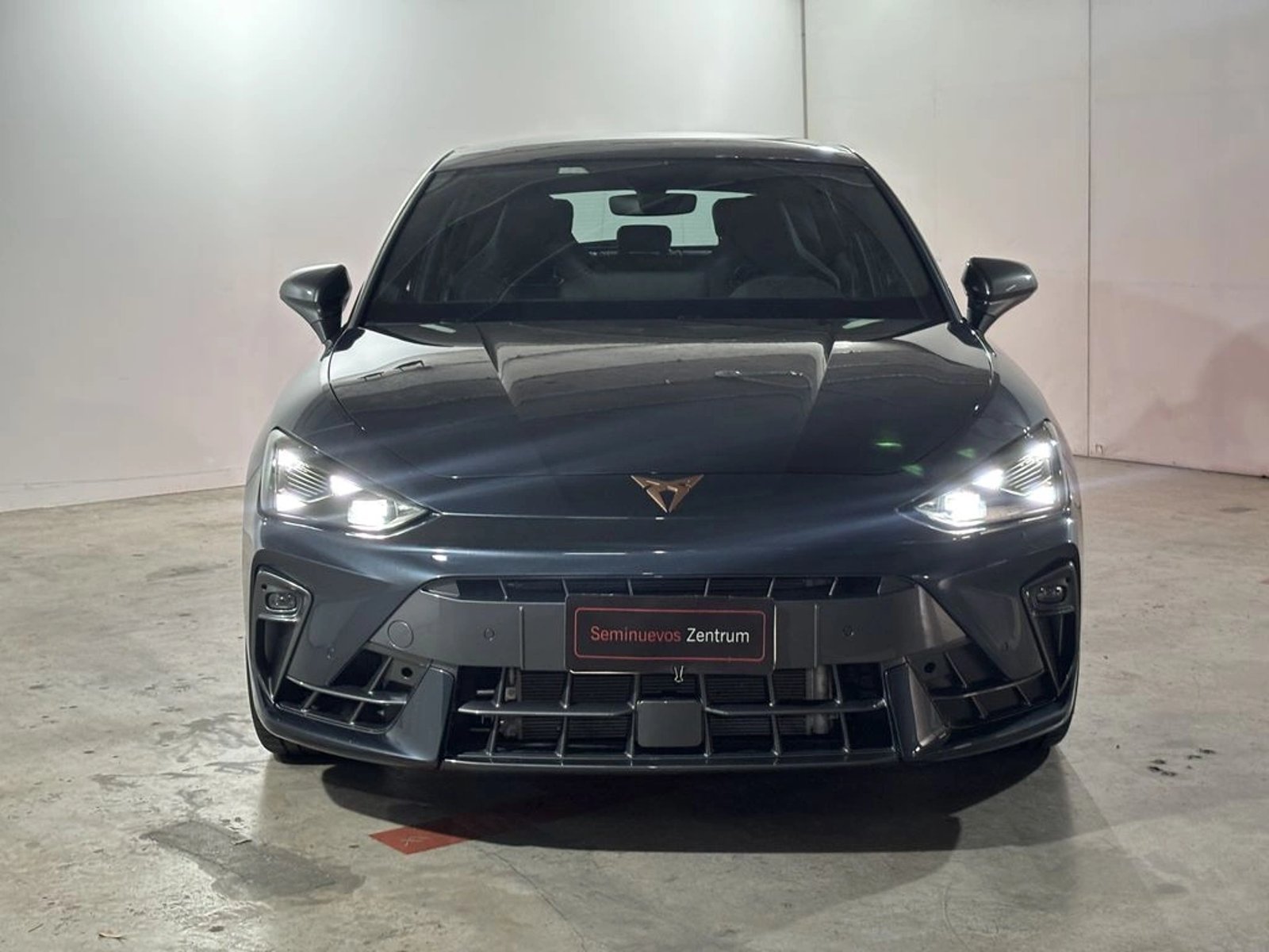 Cupra LEÓN VZ 2.0 TSI AT 2026 - Foto 2 de 19