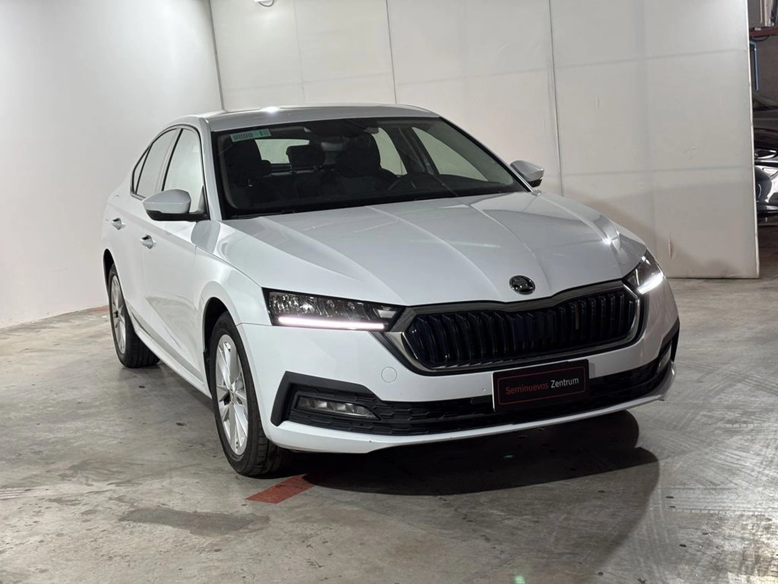 Skoda OCTAVIA 1.4 TSI STYLE AT 2025 - Foto 3 de 20