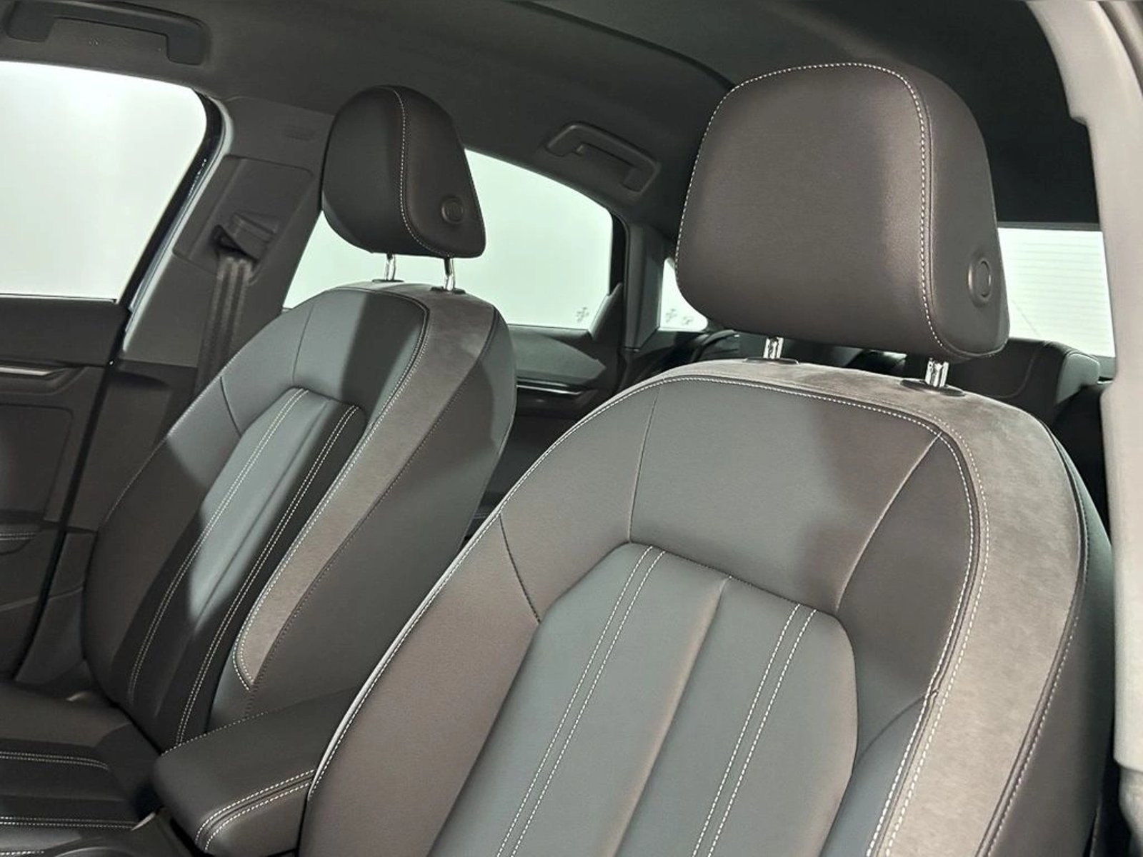 AUDI A3 Sedan PI 35 TFSI MHEV 2025 - Imagen 9 de 15