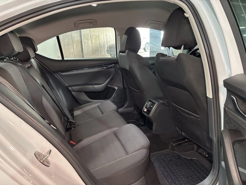 Skoda OCTAVIA 1.4 TSI STYLE AT 2025 - Imagen 9 de 20