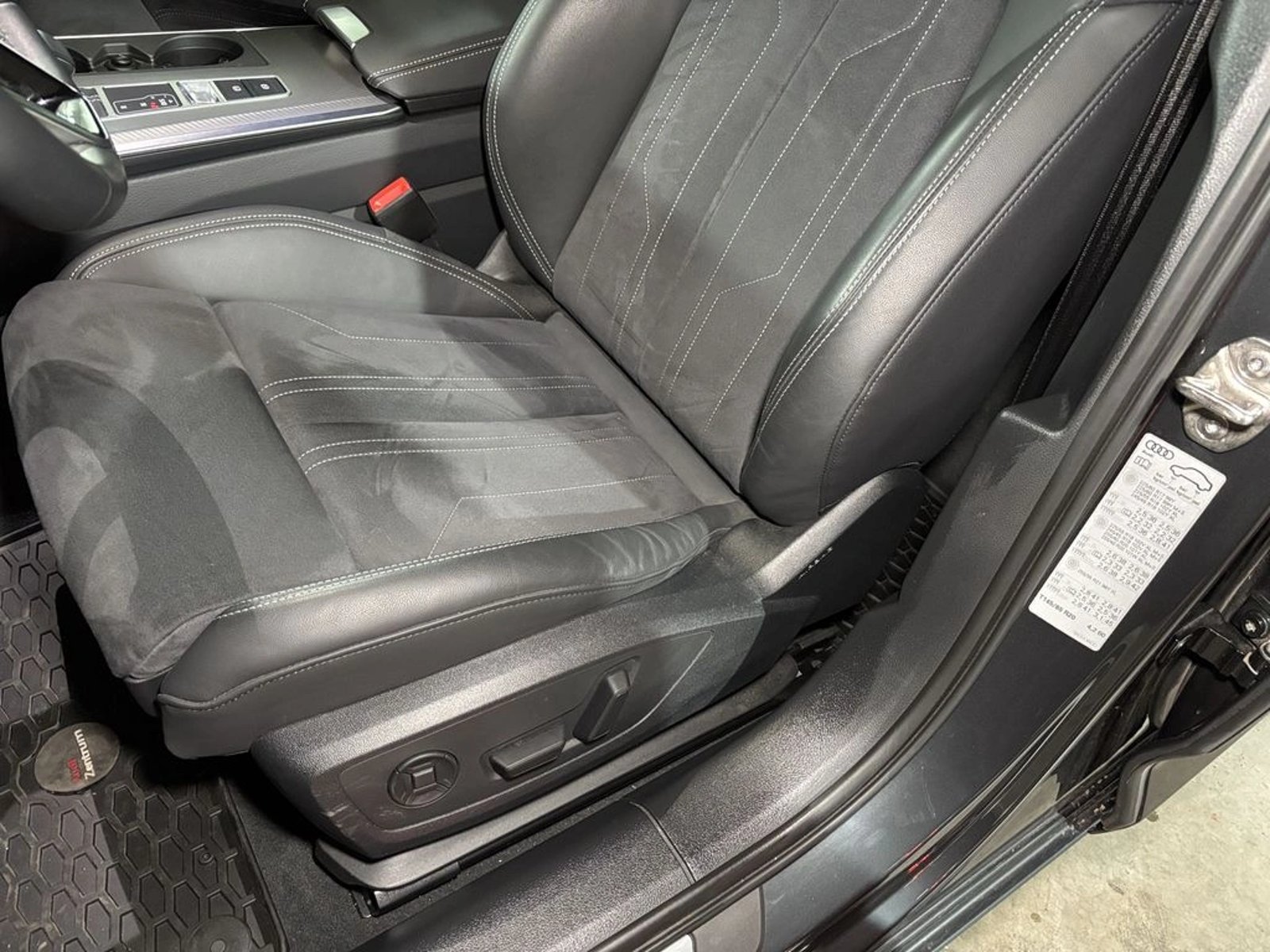 Audi A6 40 TFSI Sport 2024 - Imagen 11 de 18