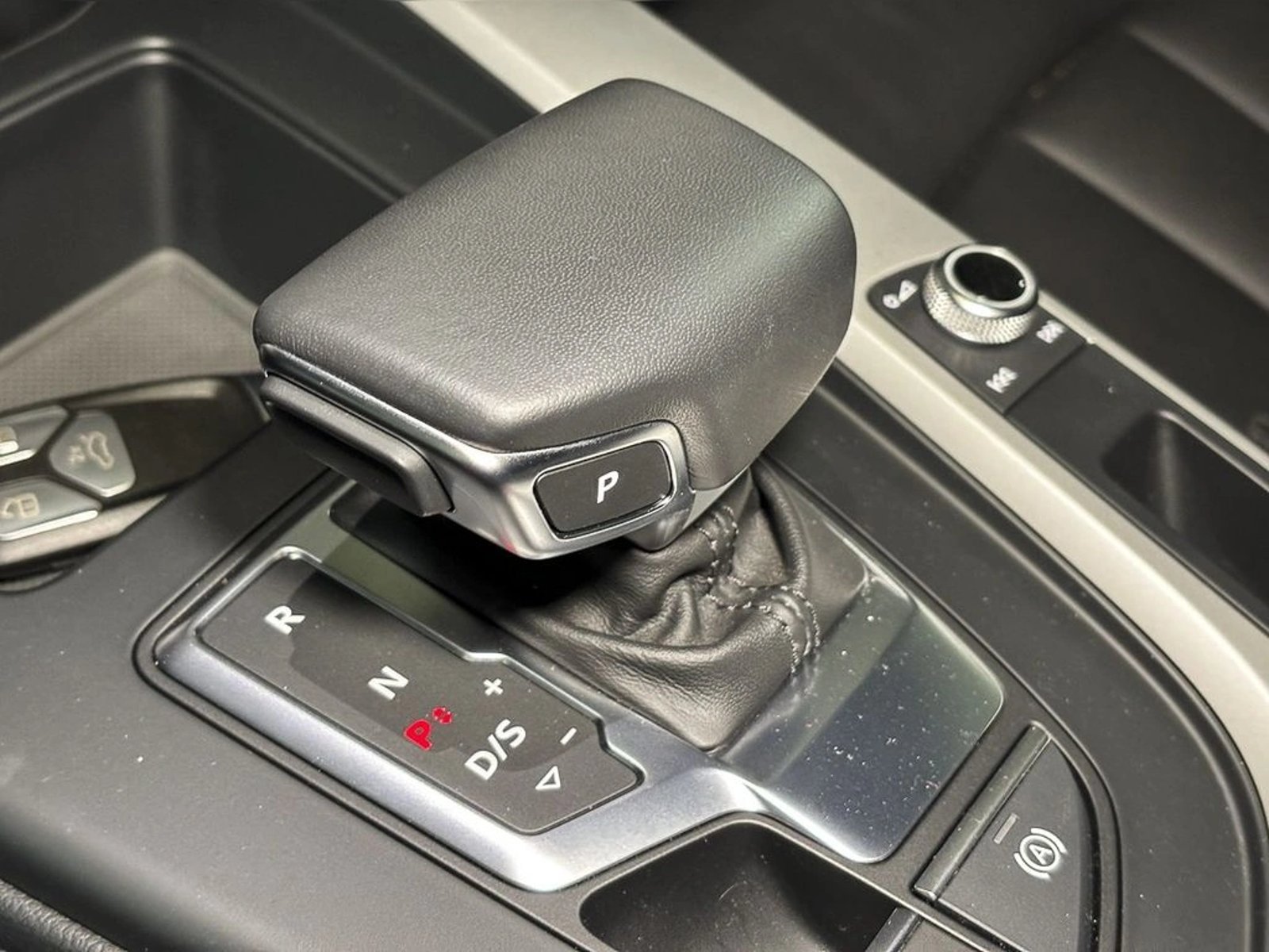 AUDI A4 35 TFSI 2.0 AUT 2025 - Imagen 9 de 15