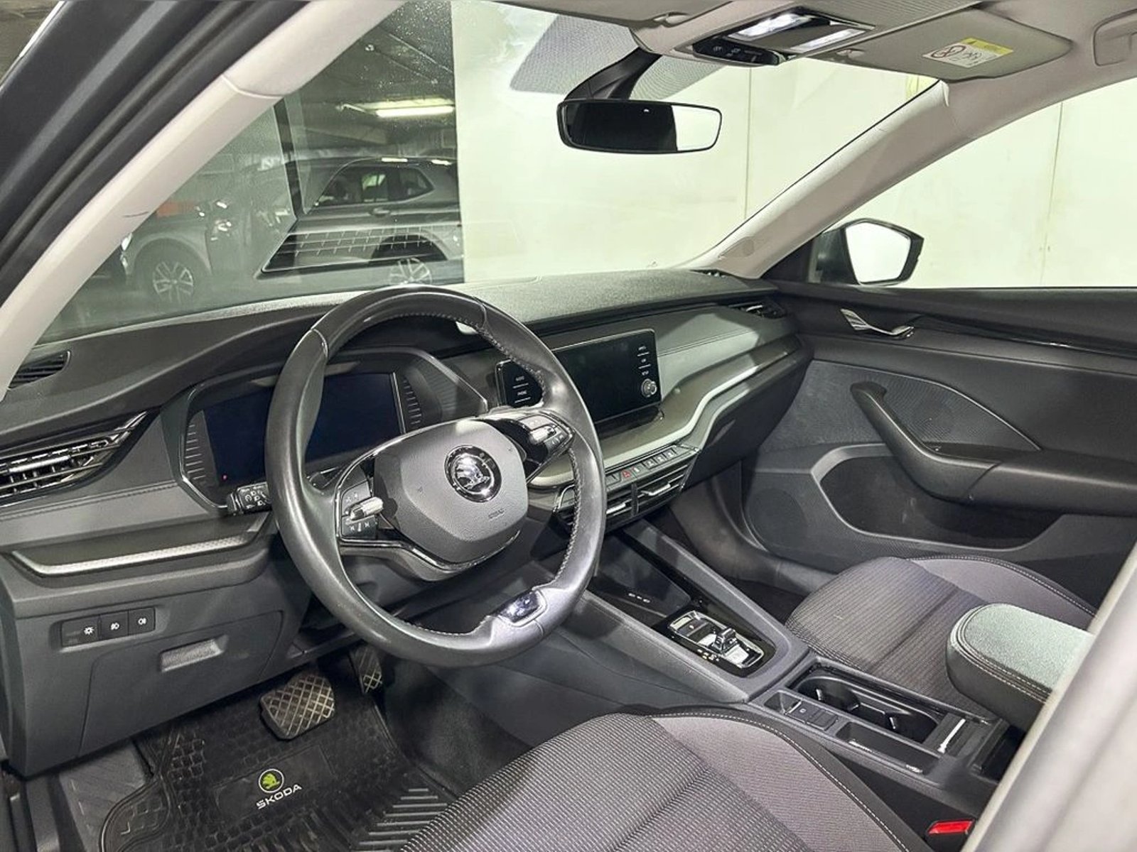 SKODA OCTAVIA 1.4 TSI AMBITION 2025 - Imagen 8 de 14