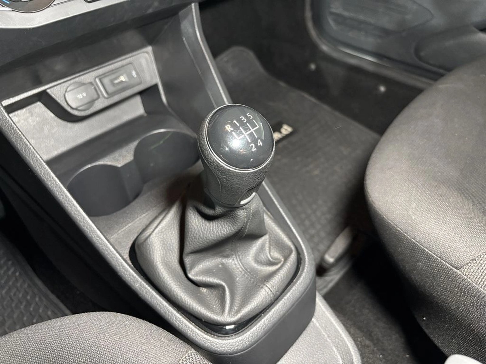 Volkswagen SAVEIRO 1.6 MT Cabina Simple Lite 2026 - Imagen 12 de 16