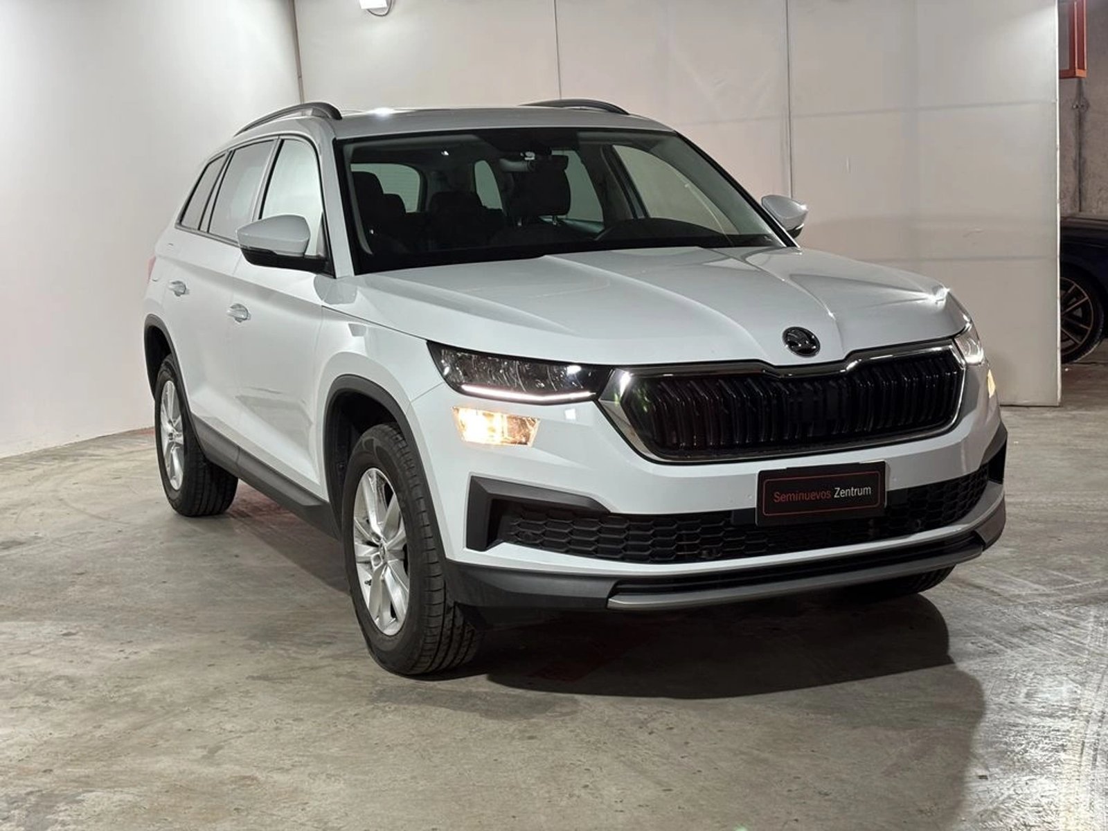 Skoda KODIAQ FL 1.4 TSI AT - Ambition 2025 - Foto 3 de 20