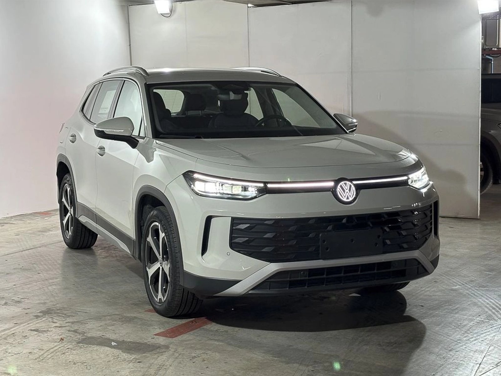 Volkswagen TIGUAN AUT 2026 - Foto 3 de 19