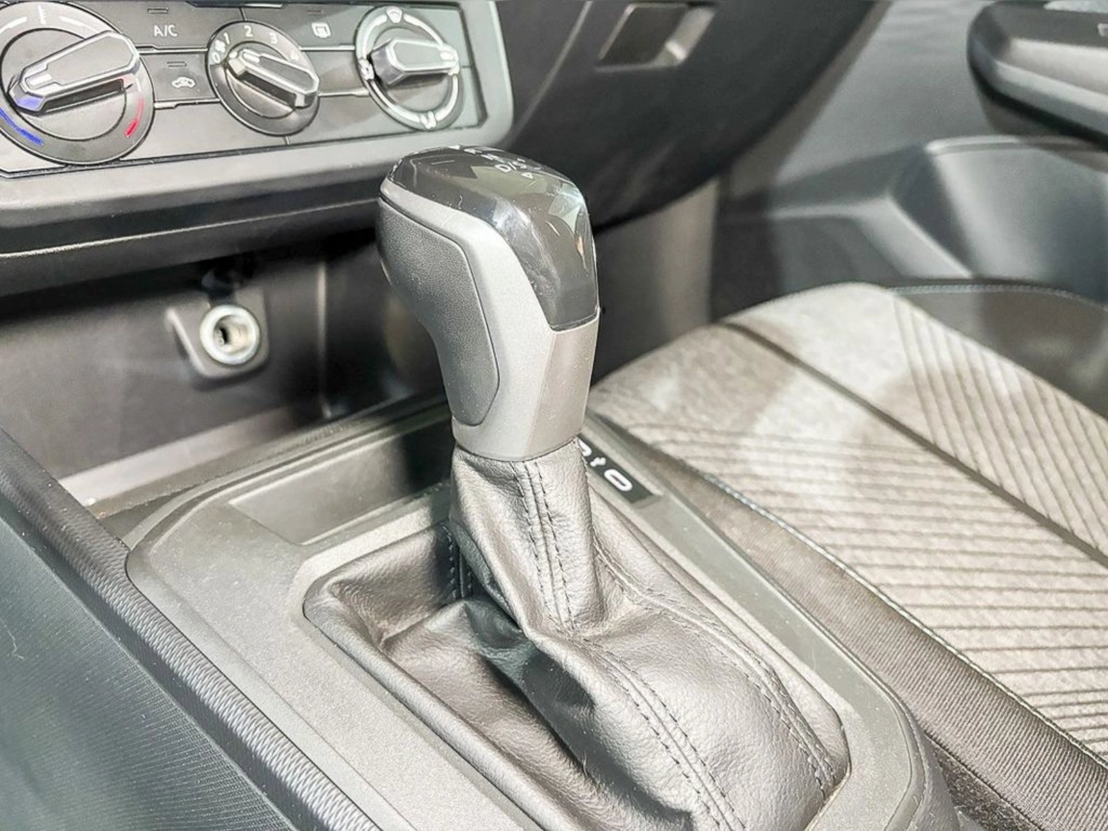 VOLKSWAGEN TERA 1.0 T COMFORTLINE AT 2026 - Imagen 12 de 17