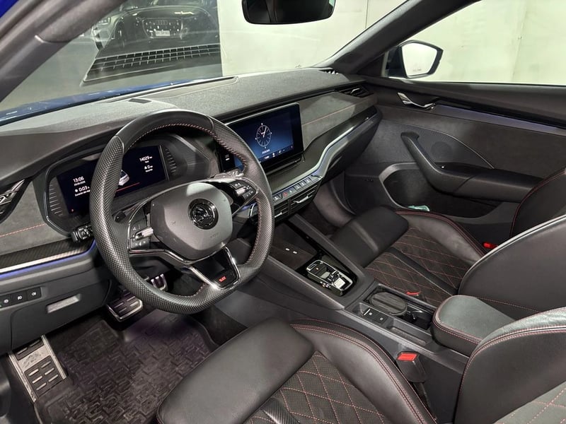Skoda OCTAVIA VRS TFSI 2.0 AUT 2024 - Imagen 18 de 20