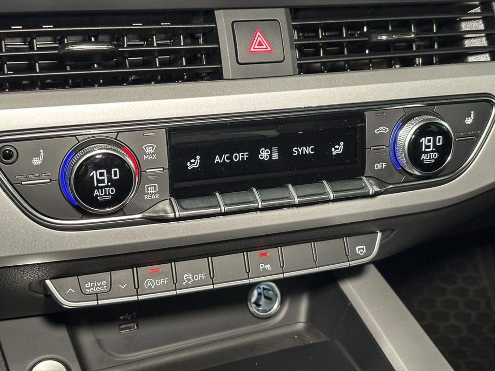 AUDI A4 35 TFSI 2.0 AUT 2025 - Imagen 10 de 15