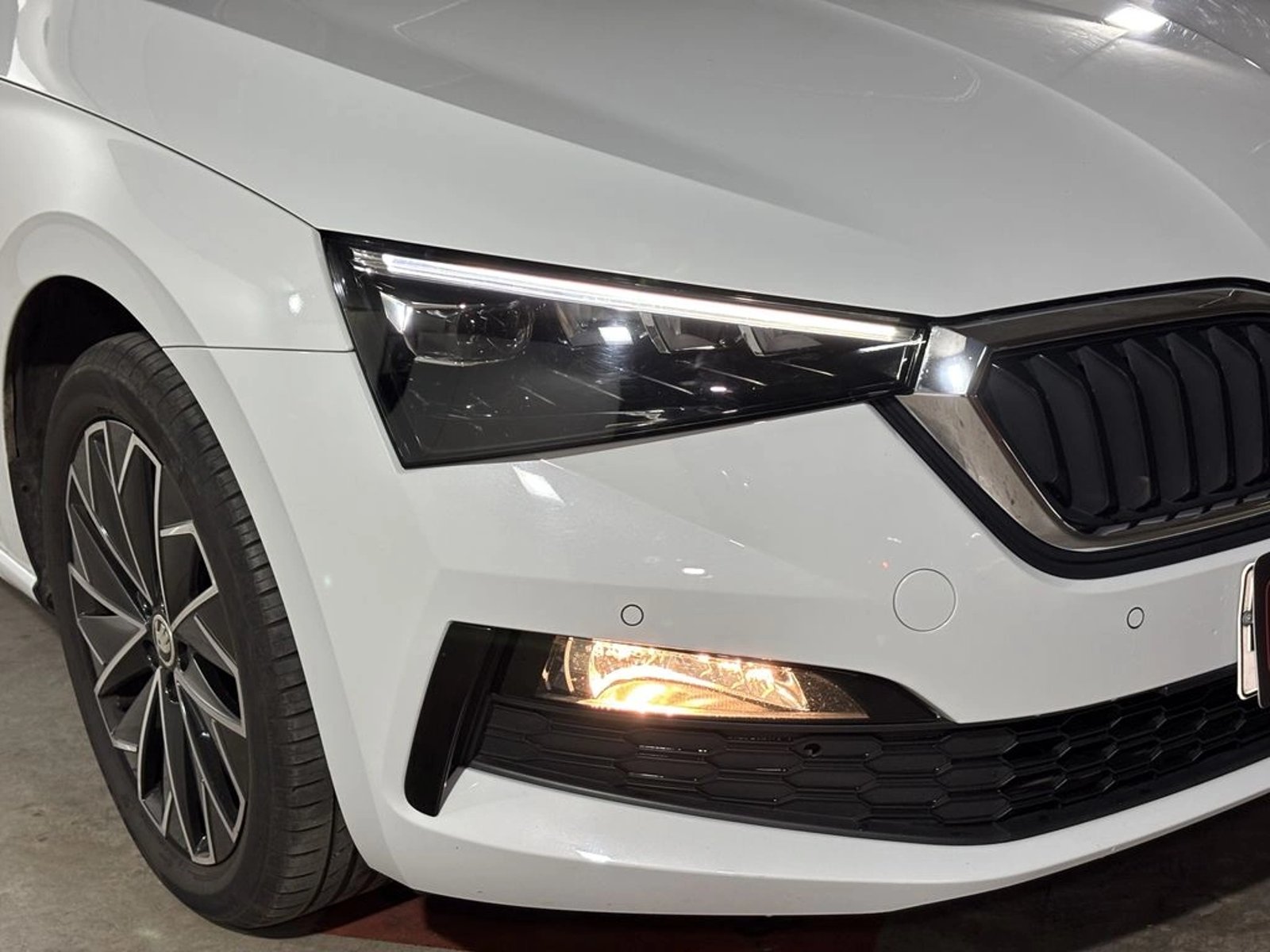 SKODA SCALA 1.5 TSI AT - Style 2022 - Foto 4 de 18