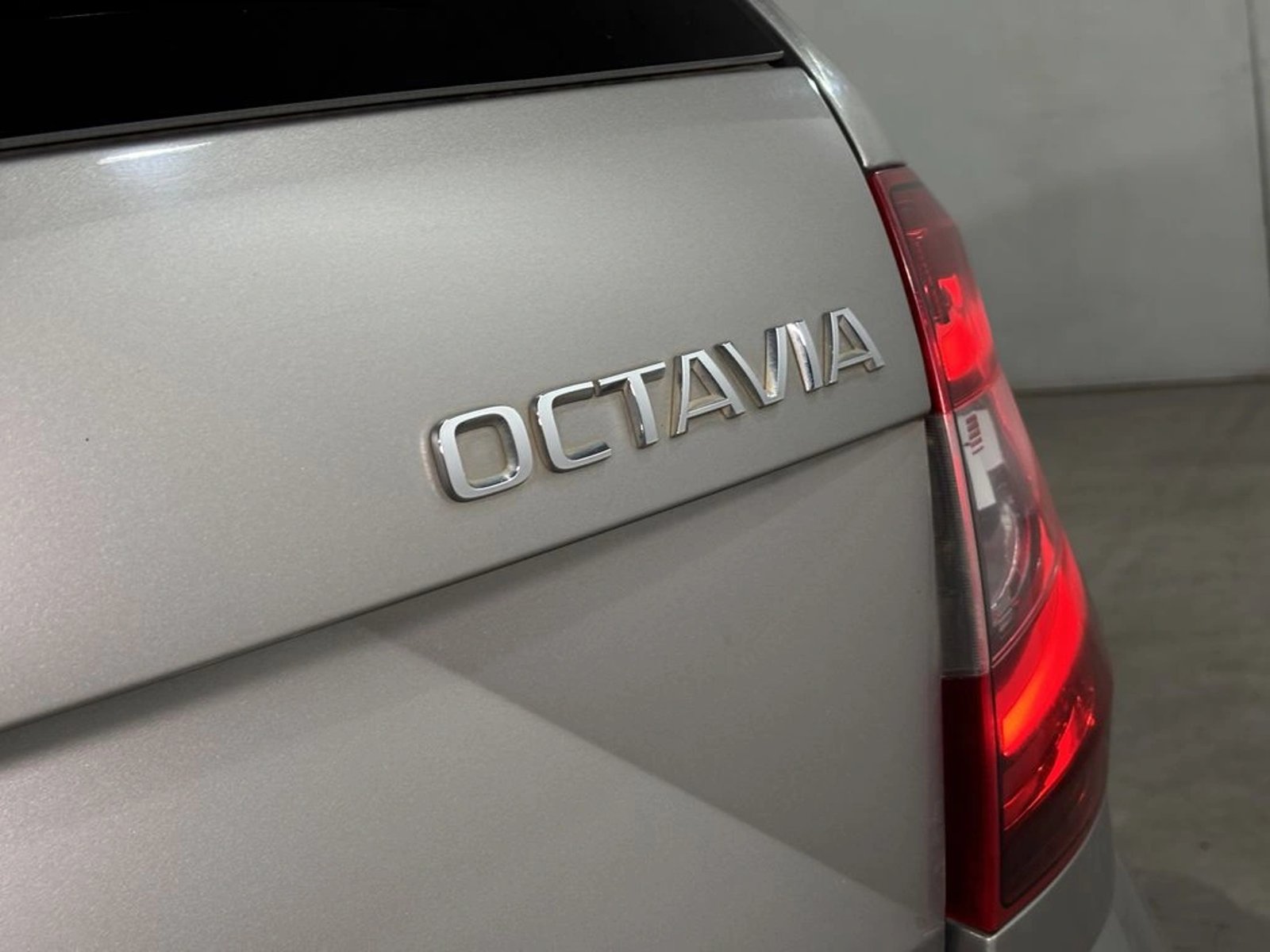 Skoda OCTAVIA SCOUT TSI 1.8 AT 2018 - Imagen 7 de 17