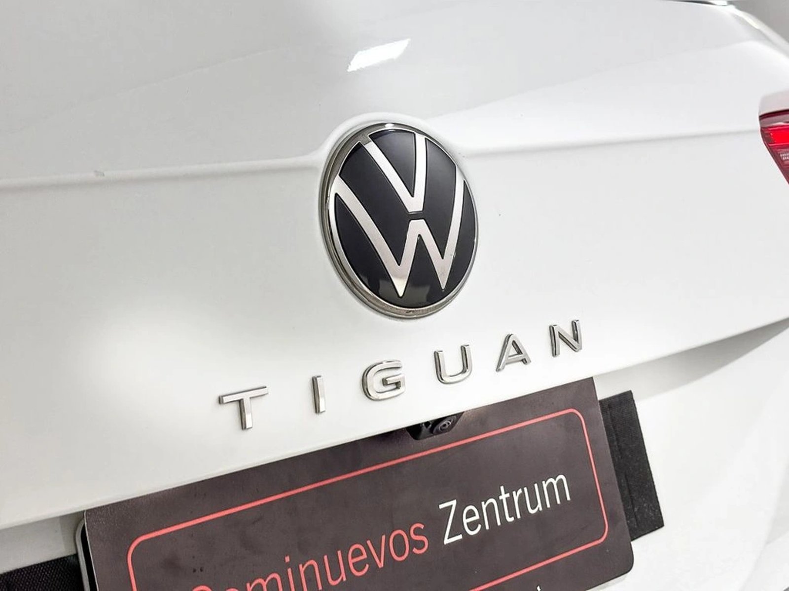 VOLKSWAGEN TIGUAN 2.0 TSI R-LINE 4MOTION 4X4 AT 5P 2025 - Imagen 6 de 16