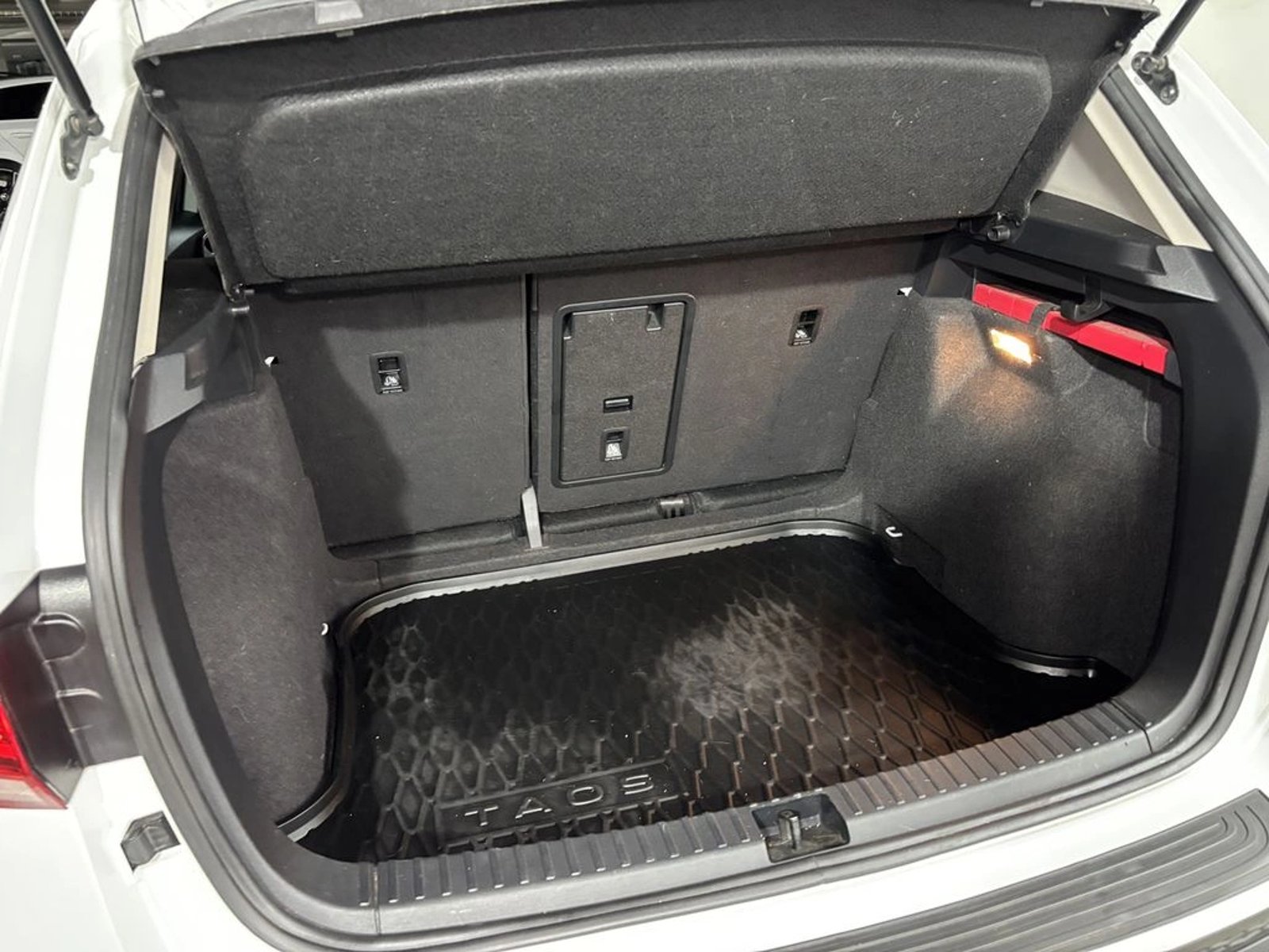 VOLKSWAGEN TAOS 1.4 TSI AT Comfortline 2023 - Imagen 7 de 16