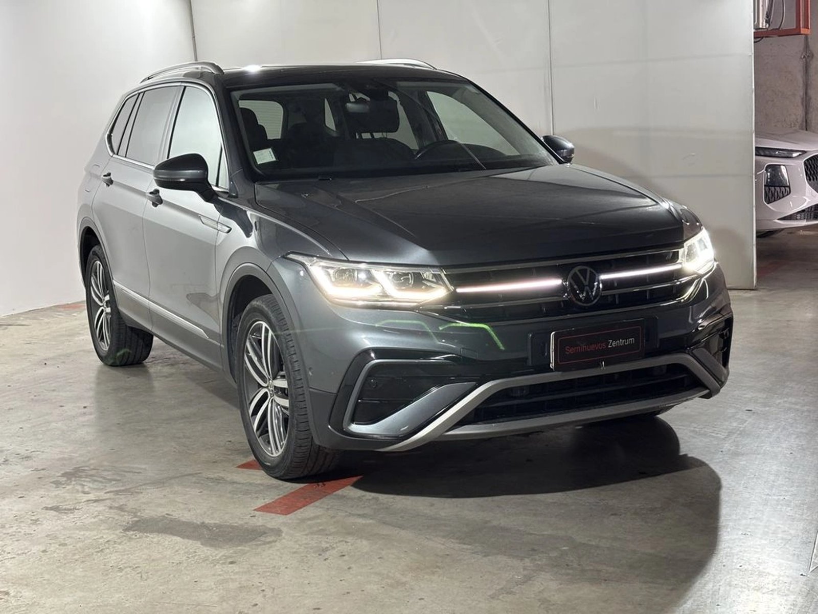 Volkswagen TIGUAN TSI 4X2 1.4 AUT 2023 - Foto 3 de 18