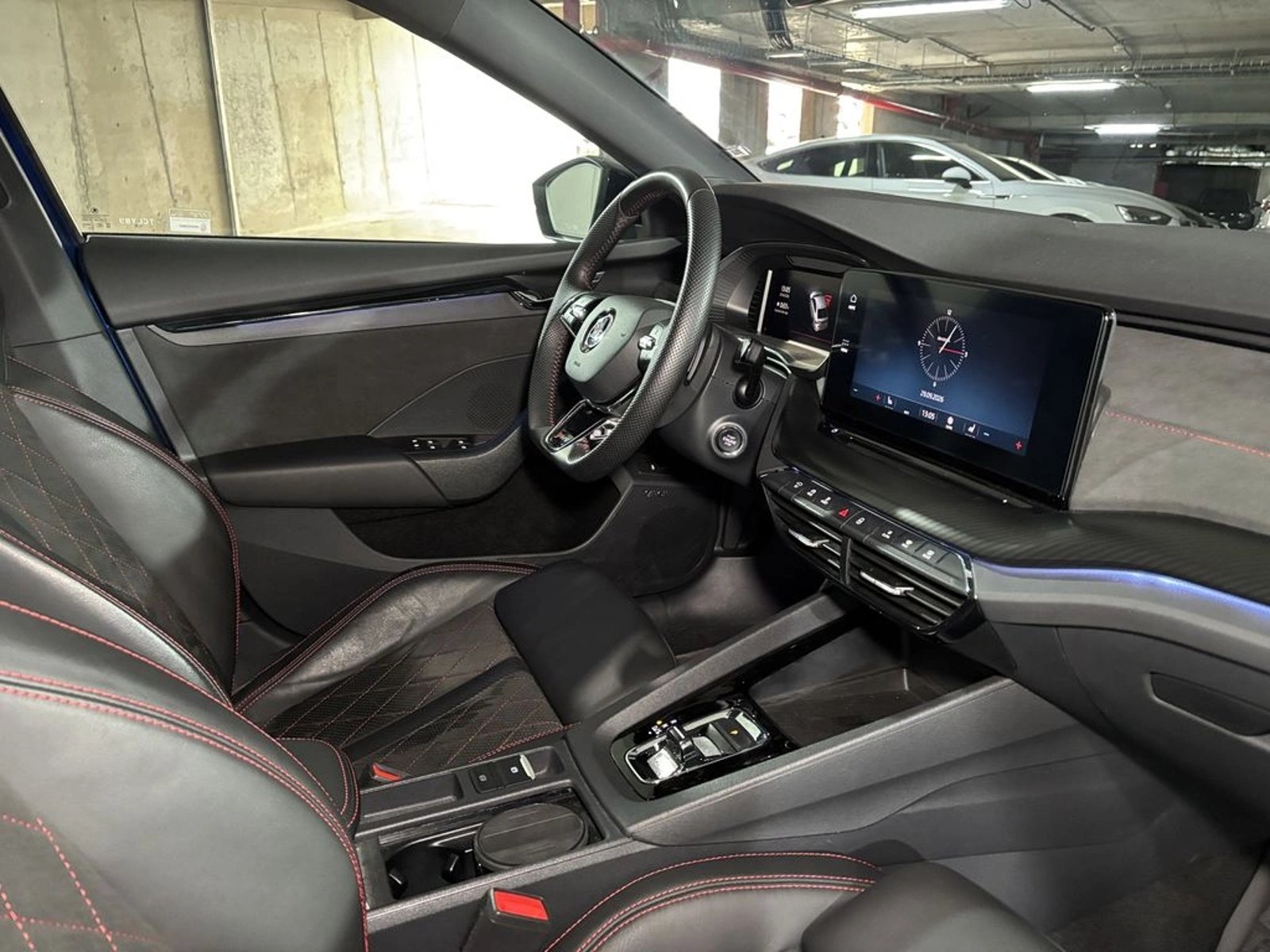 Skoda OCTAVIA VRS TFSI 2.0 AUT 2024 - Foto 5 de 20